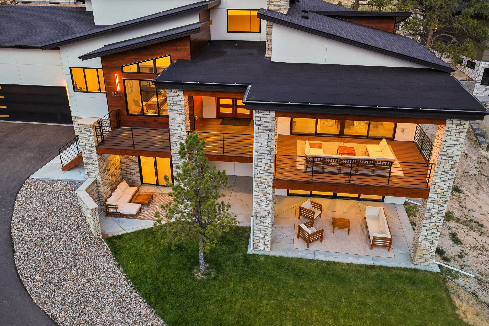  Designed to live beautifully from front to back - 物件實景
