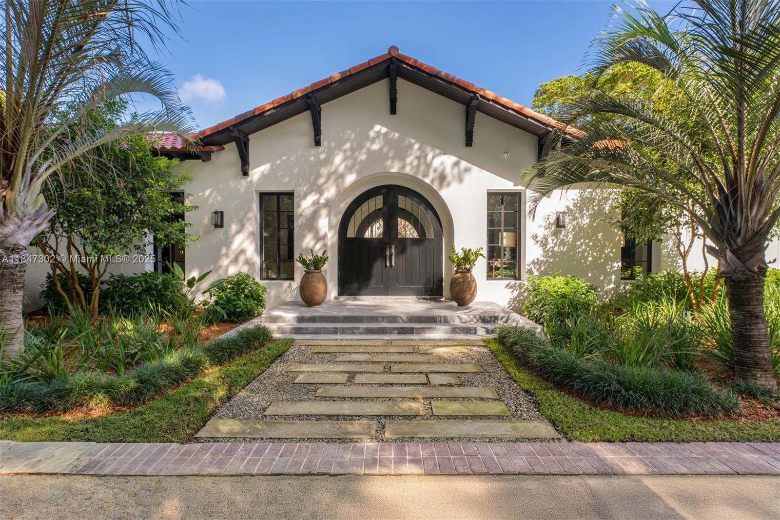 Miami, Florida, 33143, United States, 7 Bedrooms Bedrooms, ,6 BathroomsBathrooms,Residential,For Sale,1934176