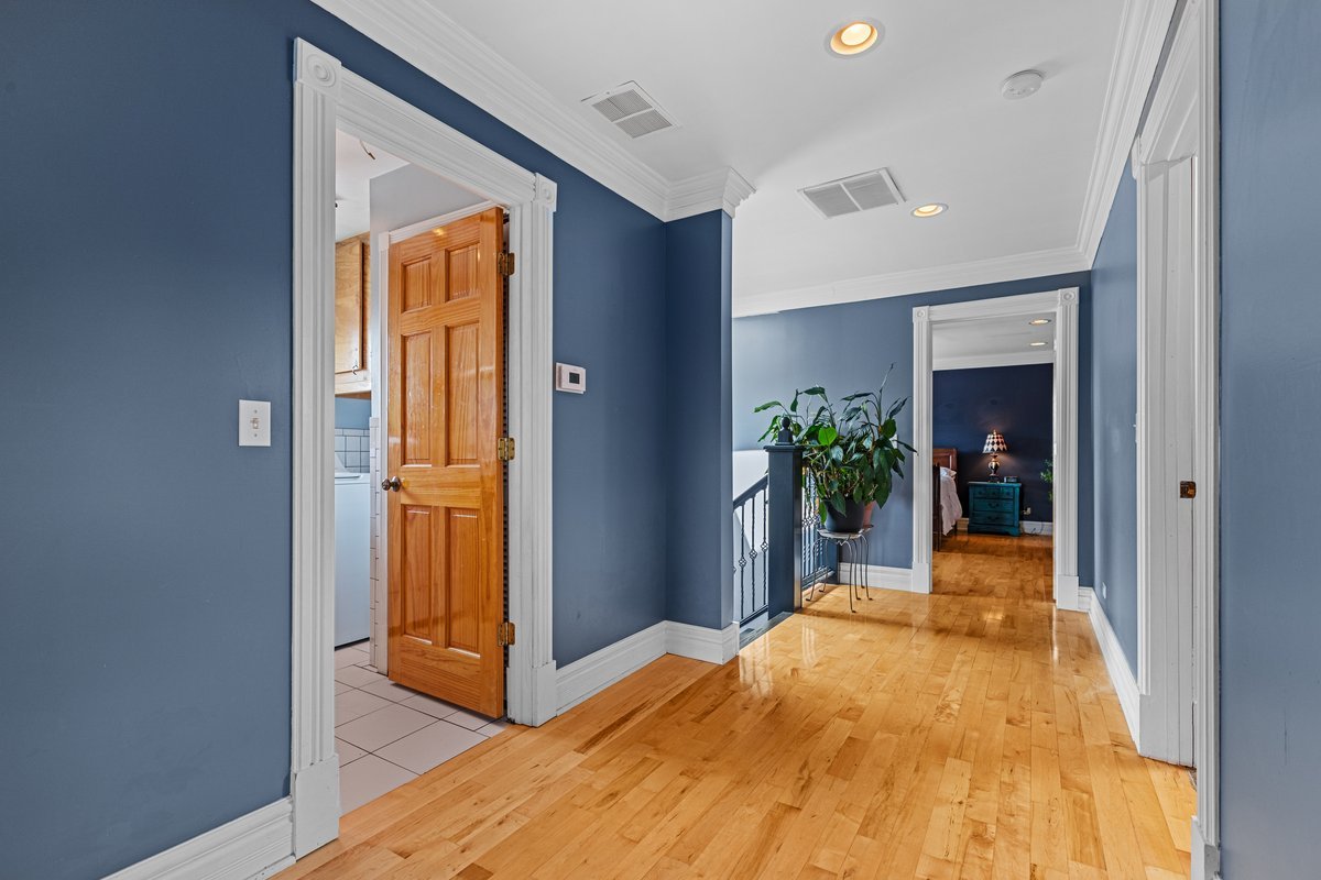Elmwood Park, Illinois, 60707, United States, 5 Bedrooms Bedrooms, ,3 BathroomsBathrooms,Residential,For Sale,1916945