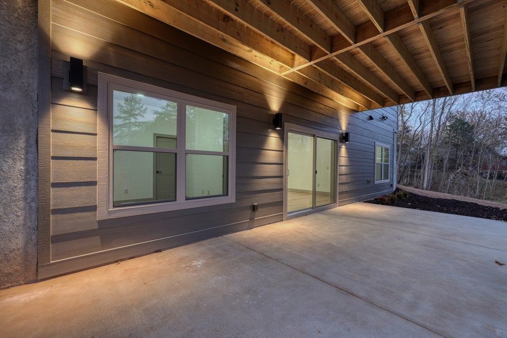 Hayesville, North Carolina, 28904, United States, 3 Bedrooms Bedrooms, ,4 BathroomsBathrooms,Residential,For Sale,1839913