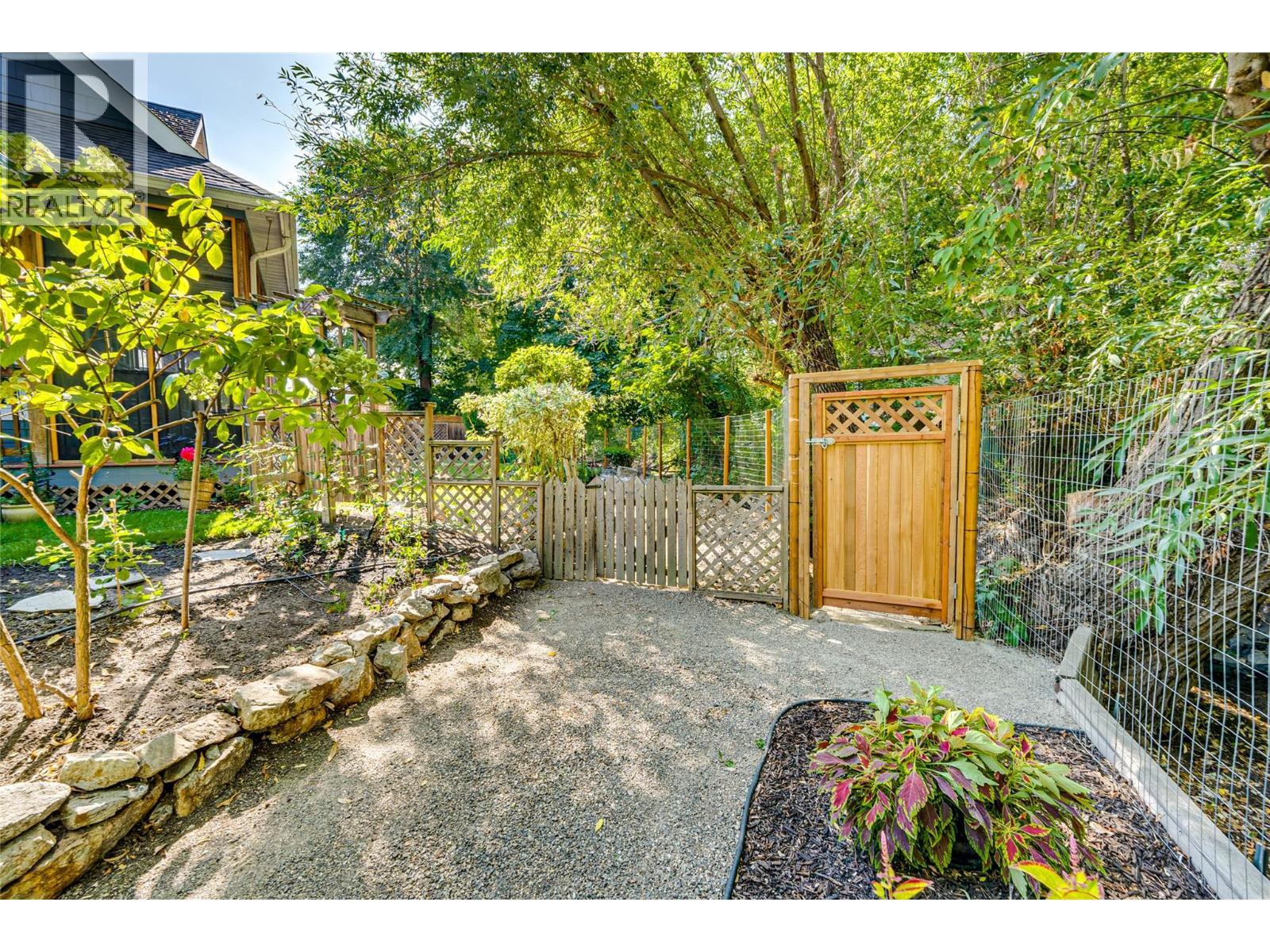 VERNON, British Columbia, V1T 2P9, CA, 5 Bedrooms Bedrooms, ,4 BathroomsBathrooms,Residential,For Sale,1948621