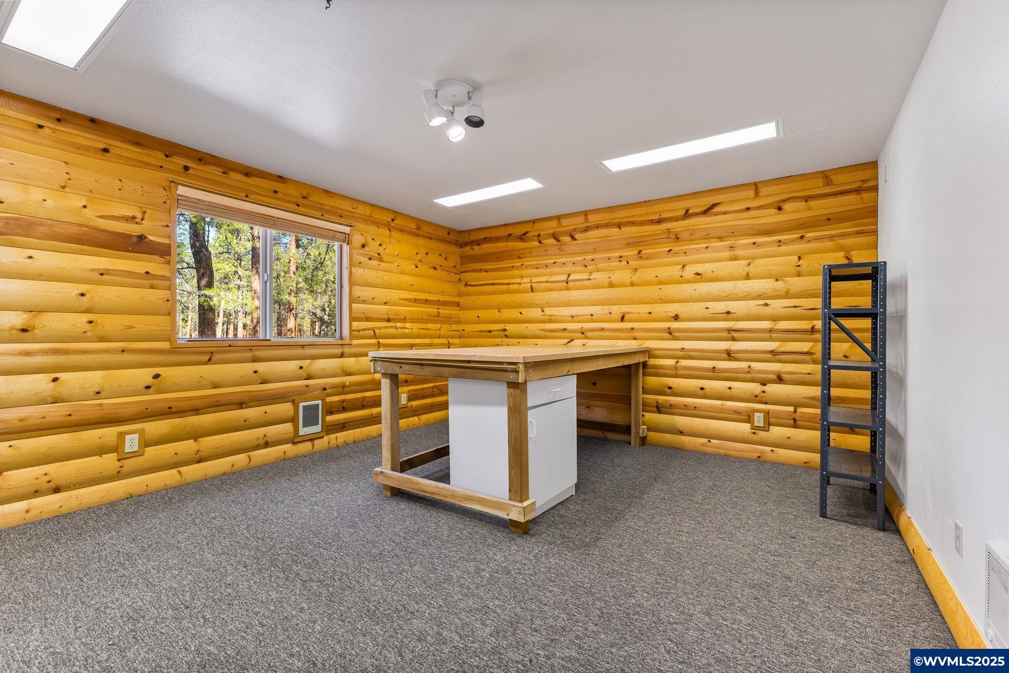 Sisters, Oregon, 97759, United States, 3 Bedrooms Bedrooms, ,6 BathroomsBathrooms,Residential,For Sale,1784576