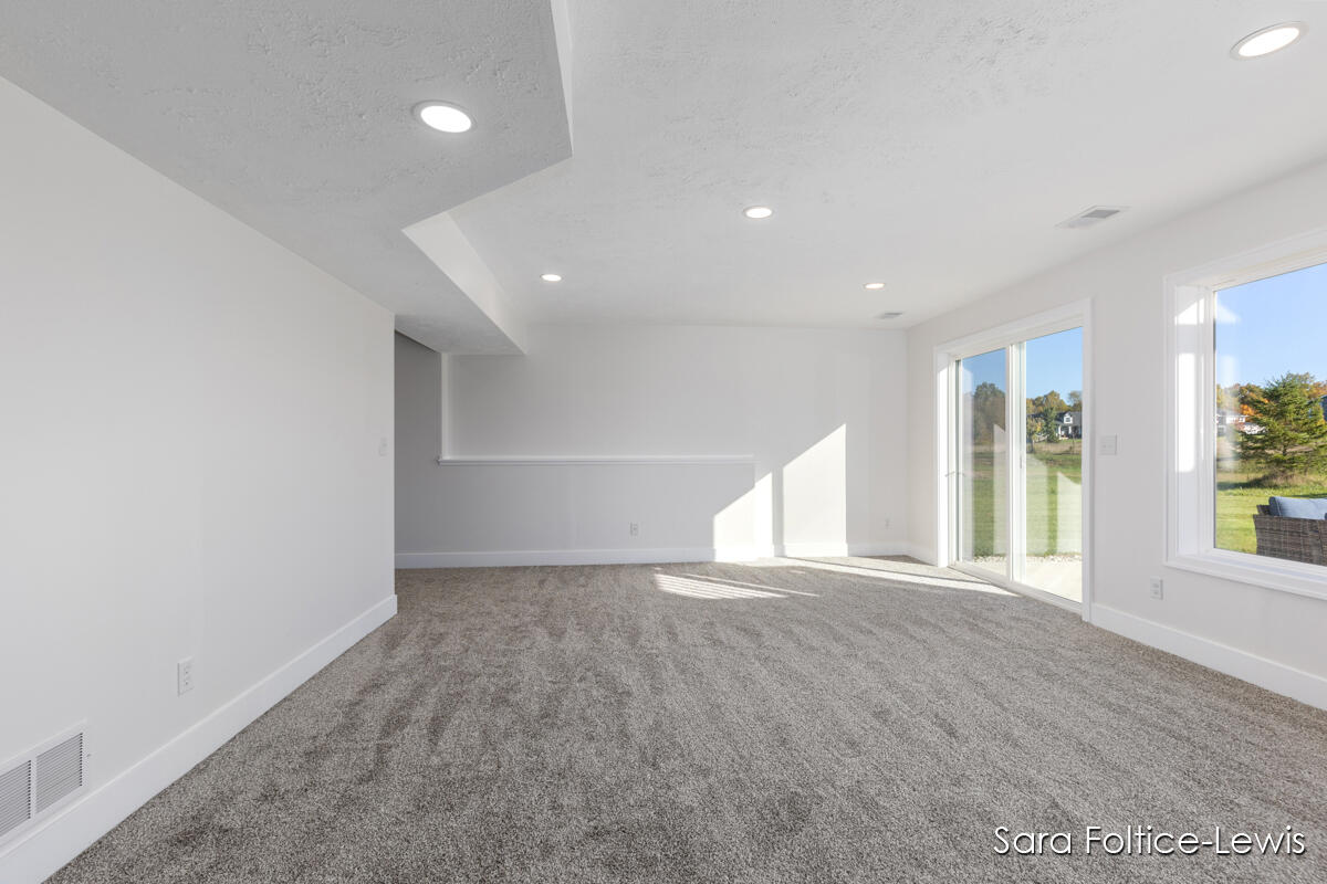 Grand Rapids, Michigan, 49512, United States, 4 Bedrooms Bedrooms, ,4 BathroomsBathrooms,Residential,For Sale,1976019