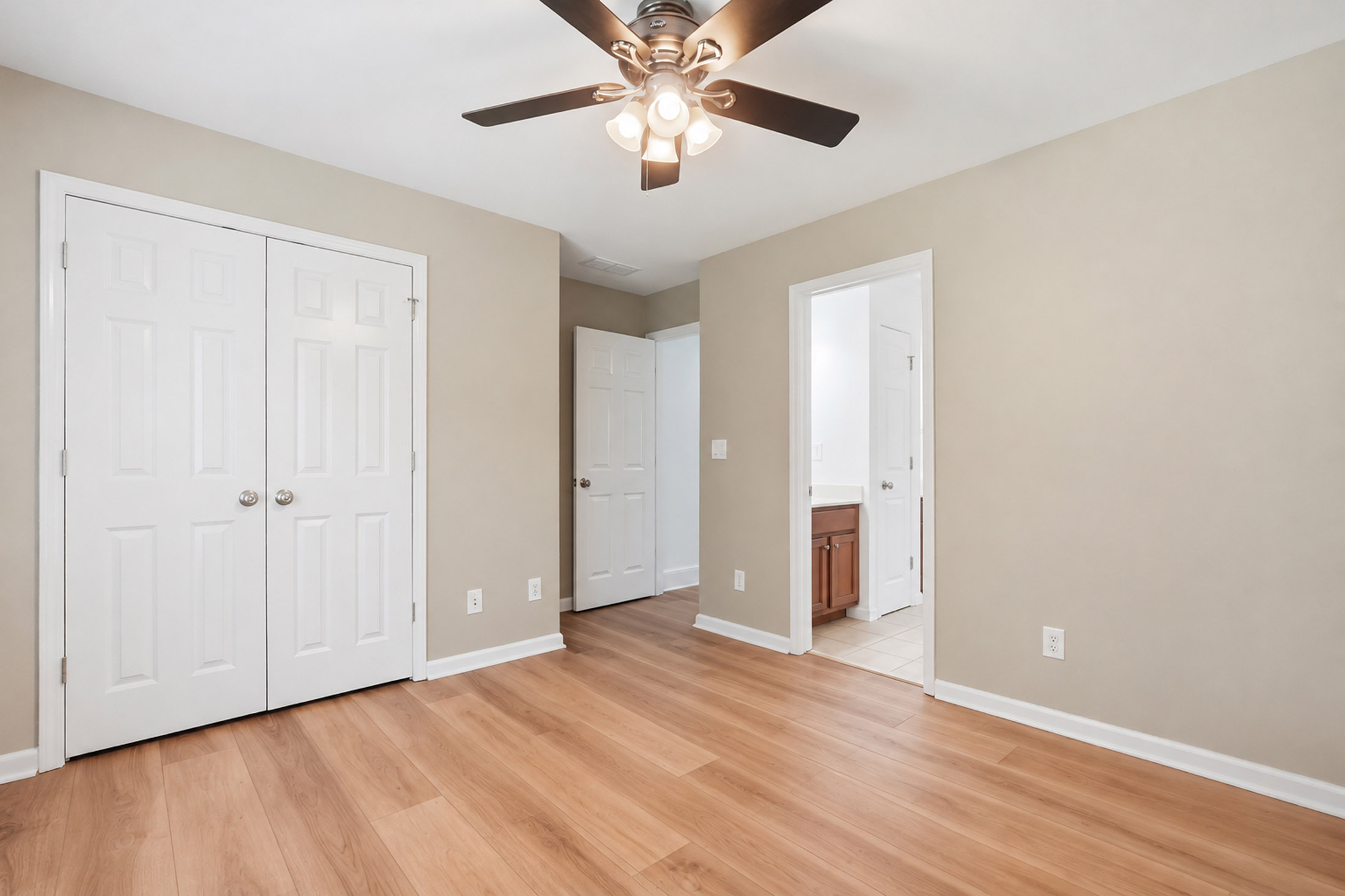  Beautifully Appointed Home in Sought-After Woodmont - 物件實景