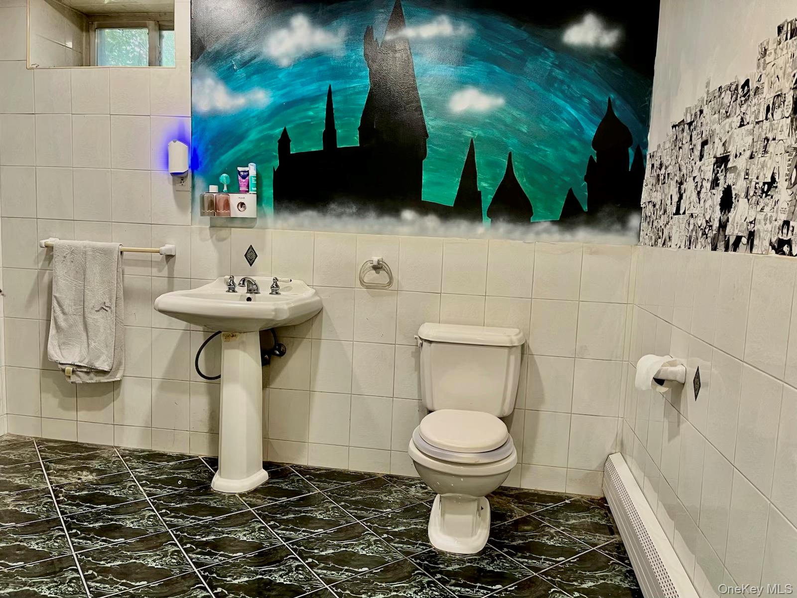 Holtsville, New York, 11742, United States, 3 Bedrooms Bedrooms, ,2 BathroomsBathrooms,Residential,For Sale,1964933