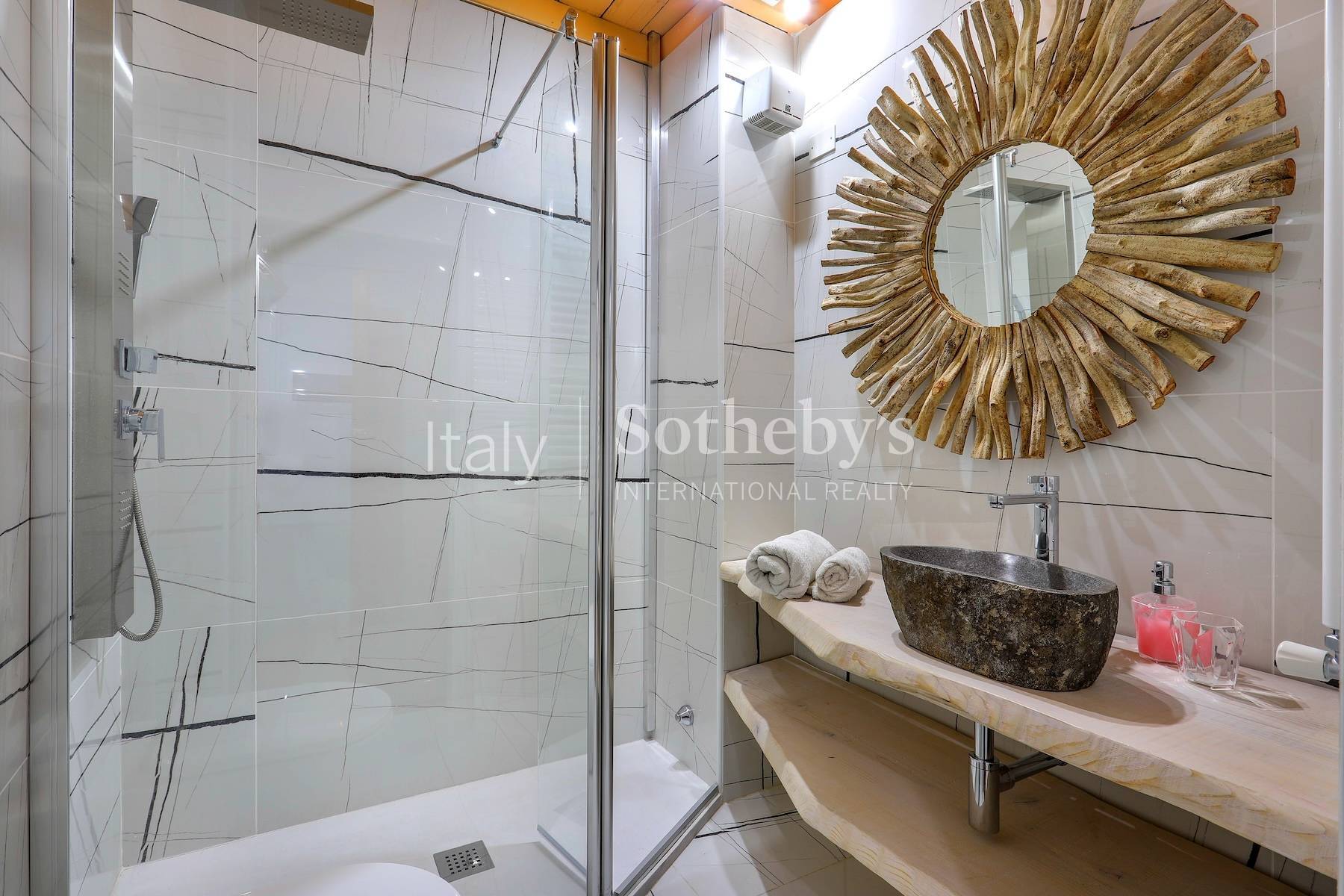  Refined Renaissance Apartment, Steps from Florence