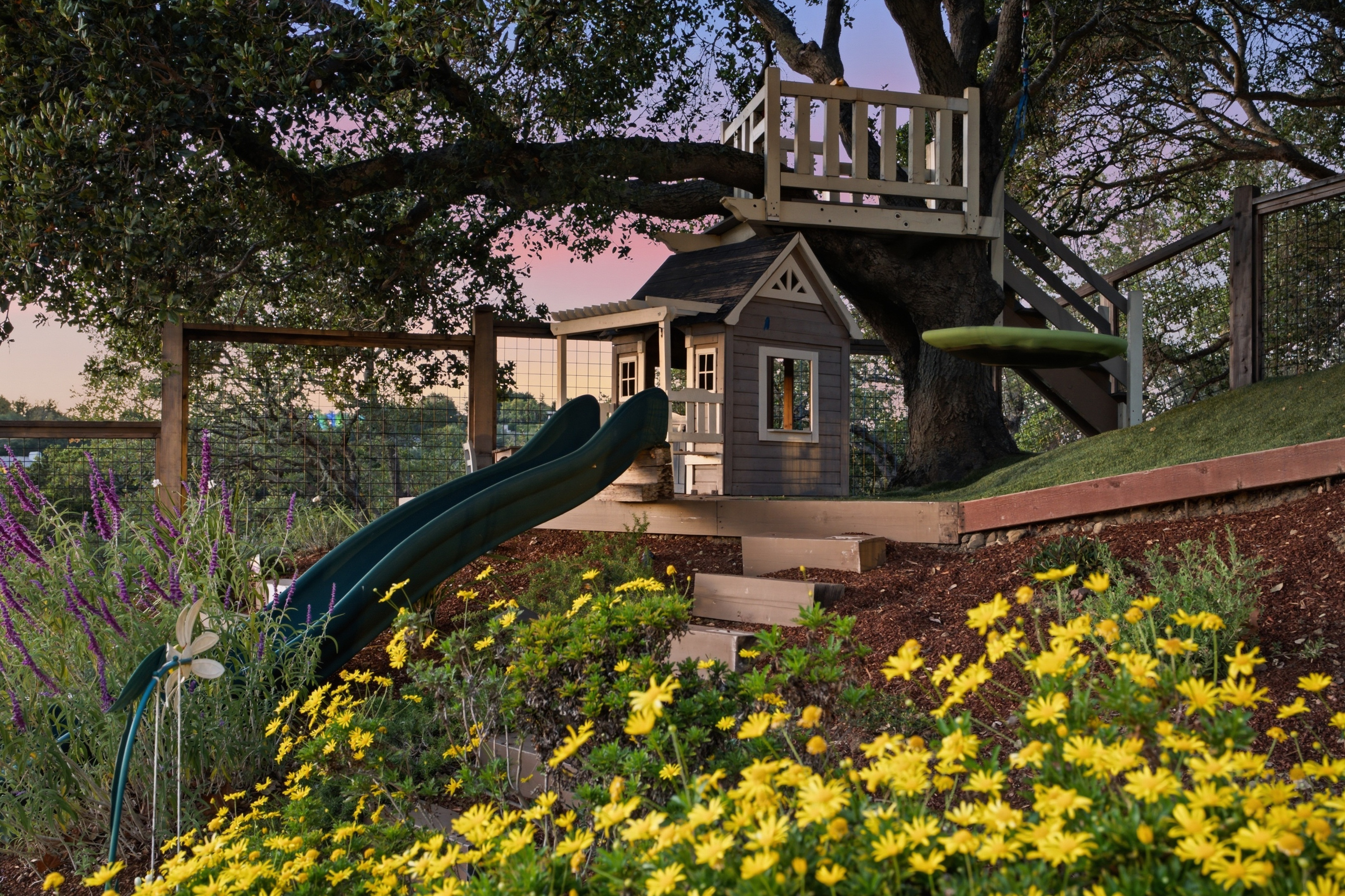  English Country Manor & Guest House on 1.7 Acres - 物件實景