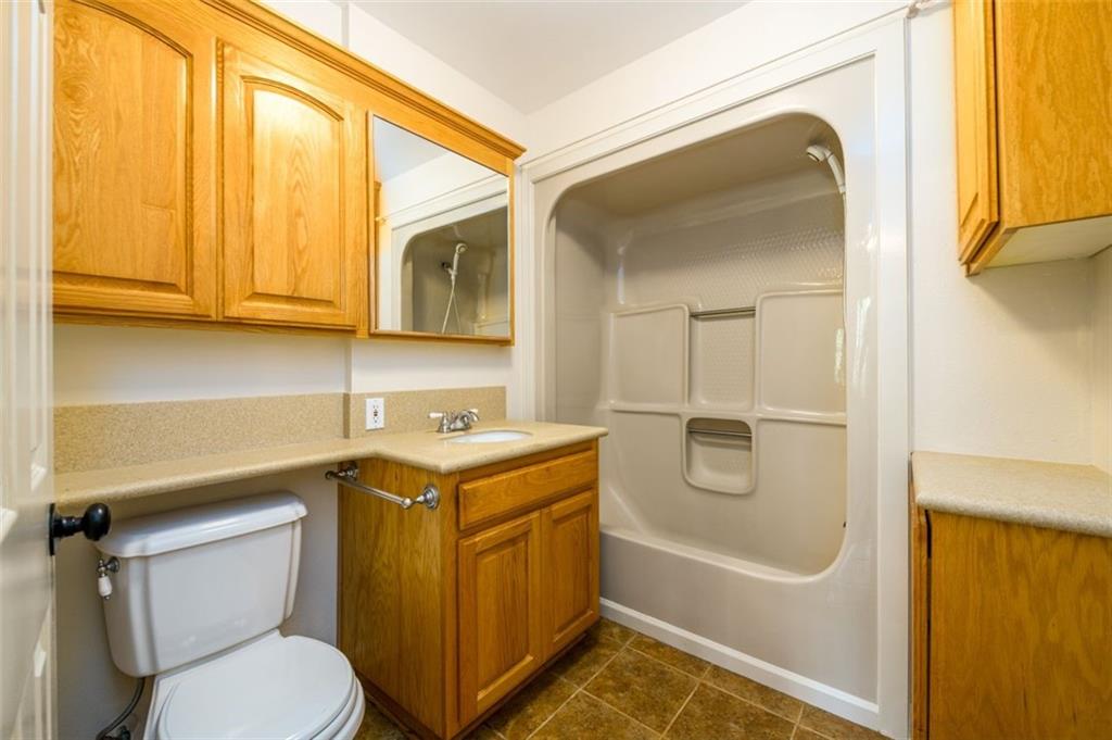 Covington, Georgia, 30014, United States, 5 Bedrooms Bedrooms, ,5 BathroomsBathrooms,Residential,For Sale,1895432