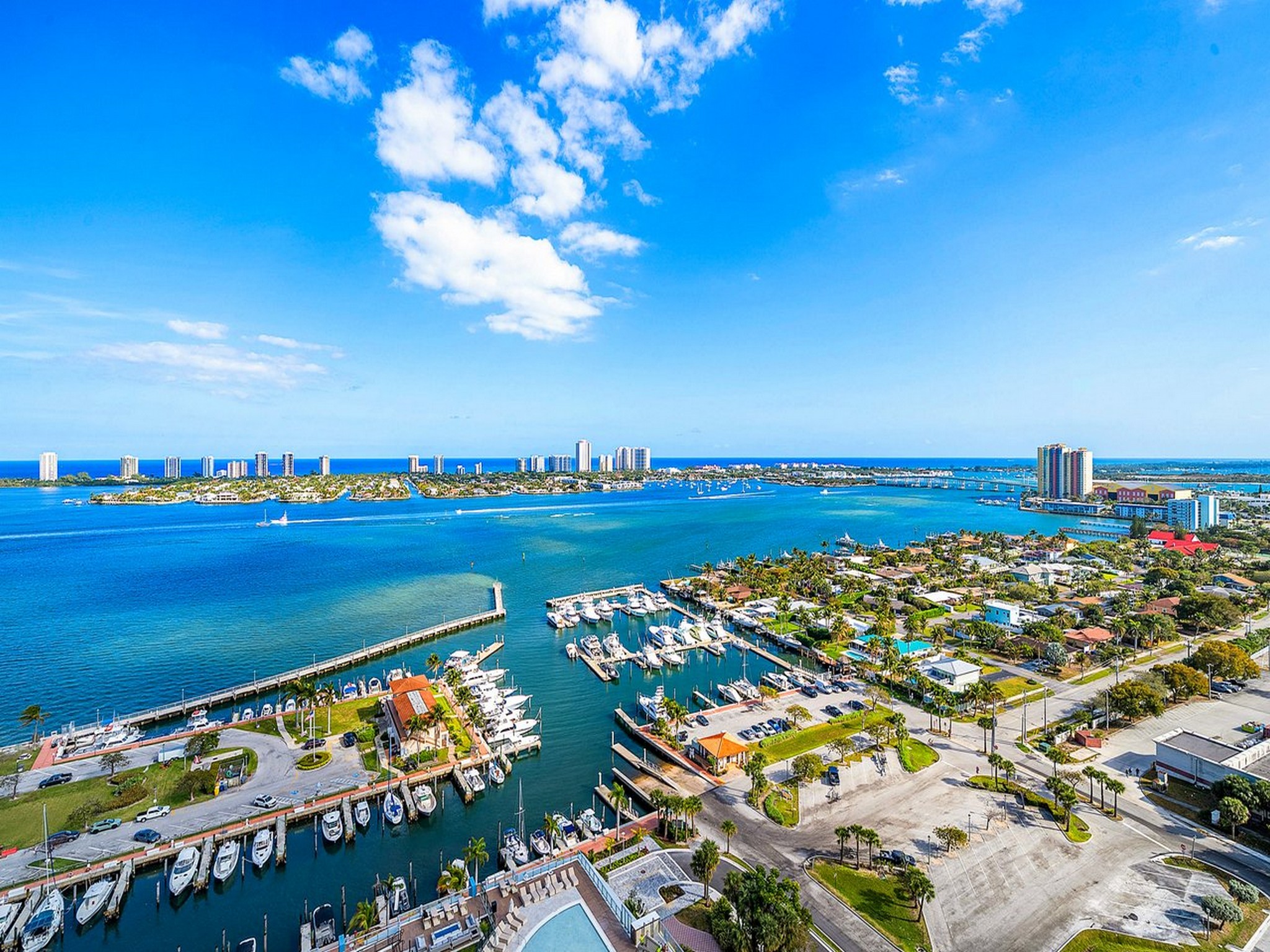  220 Lake Shore Drive, Lake Park, FL, 33403 - 物件實景