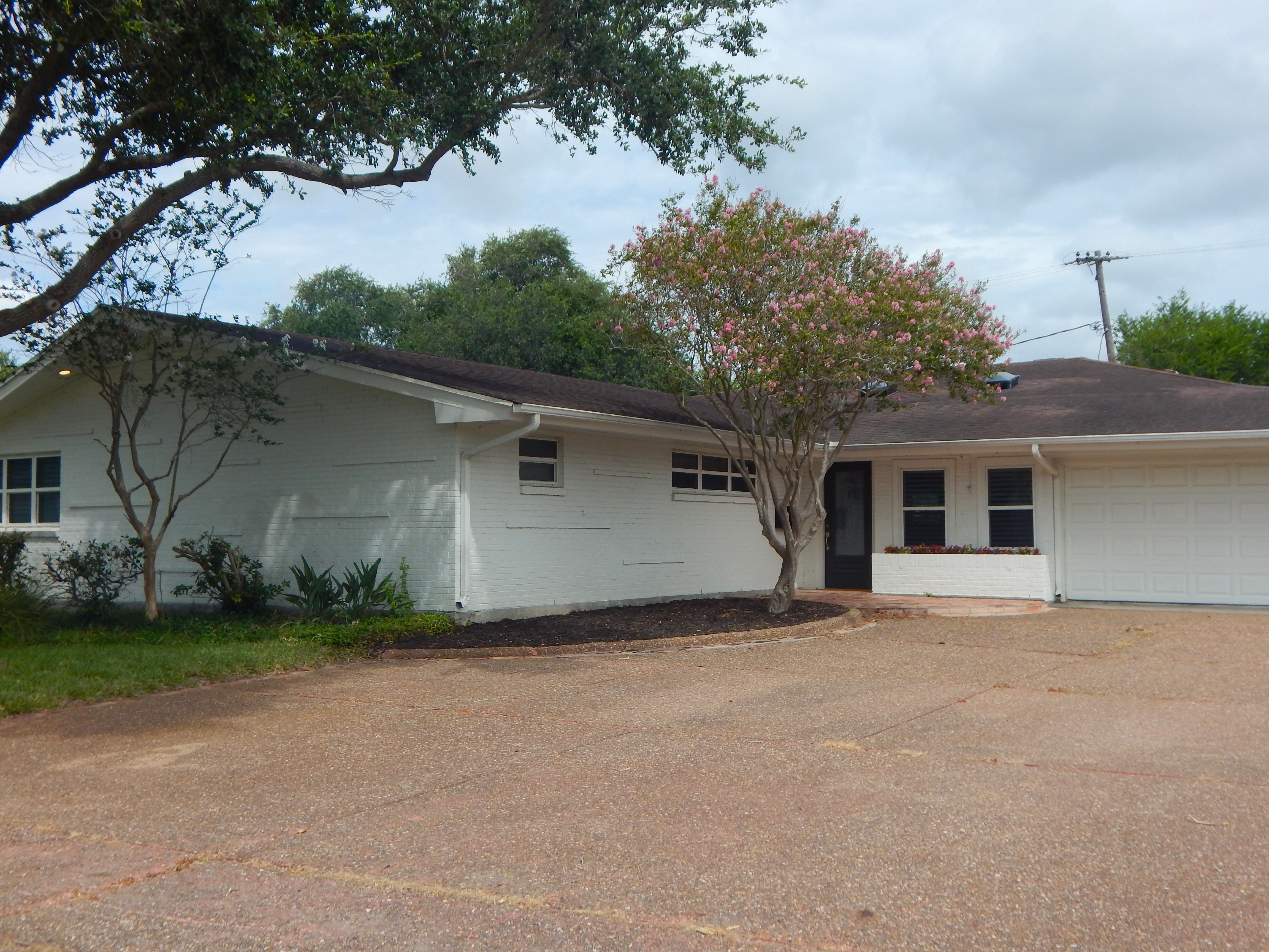 Corpus Christi, Texas, 78411, United States, 4 Bedrooms Bedrooms, ,3 BathroomsBathrooms,Residential,For Sale,1903514
