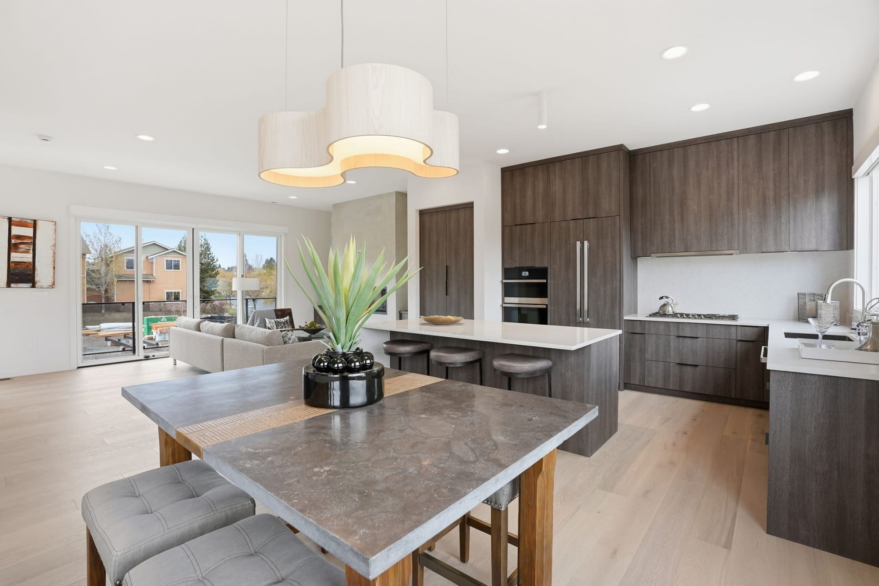  207 SW Log Court Bend, OR 97702 - 物件實景