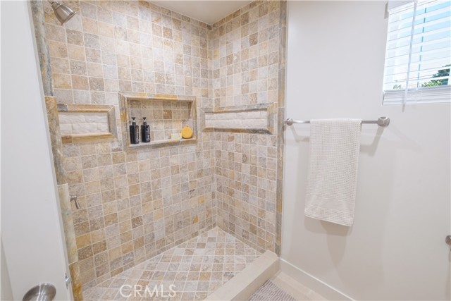 Compton, California, 90220, United States, 6 Bedrooms Bedrooms, ,5 BathroomsBathrooms,Residential,For Sale,2048011