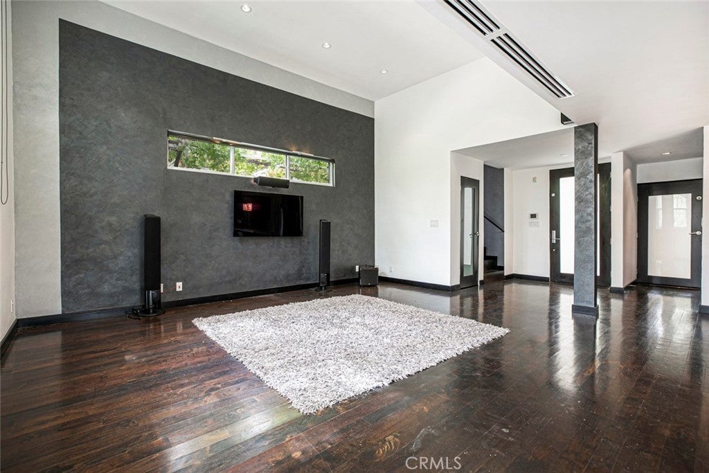 Woodland Hills, California, 91364, United States, 3 Bedrooms Bedrooms, ,3 BathroomsBathrooms,Residential,For Sale,1942330