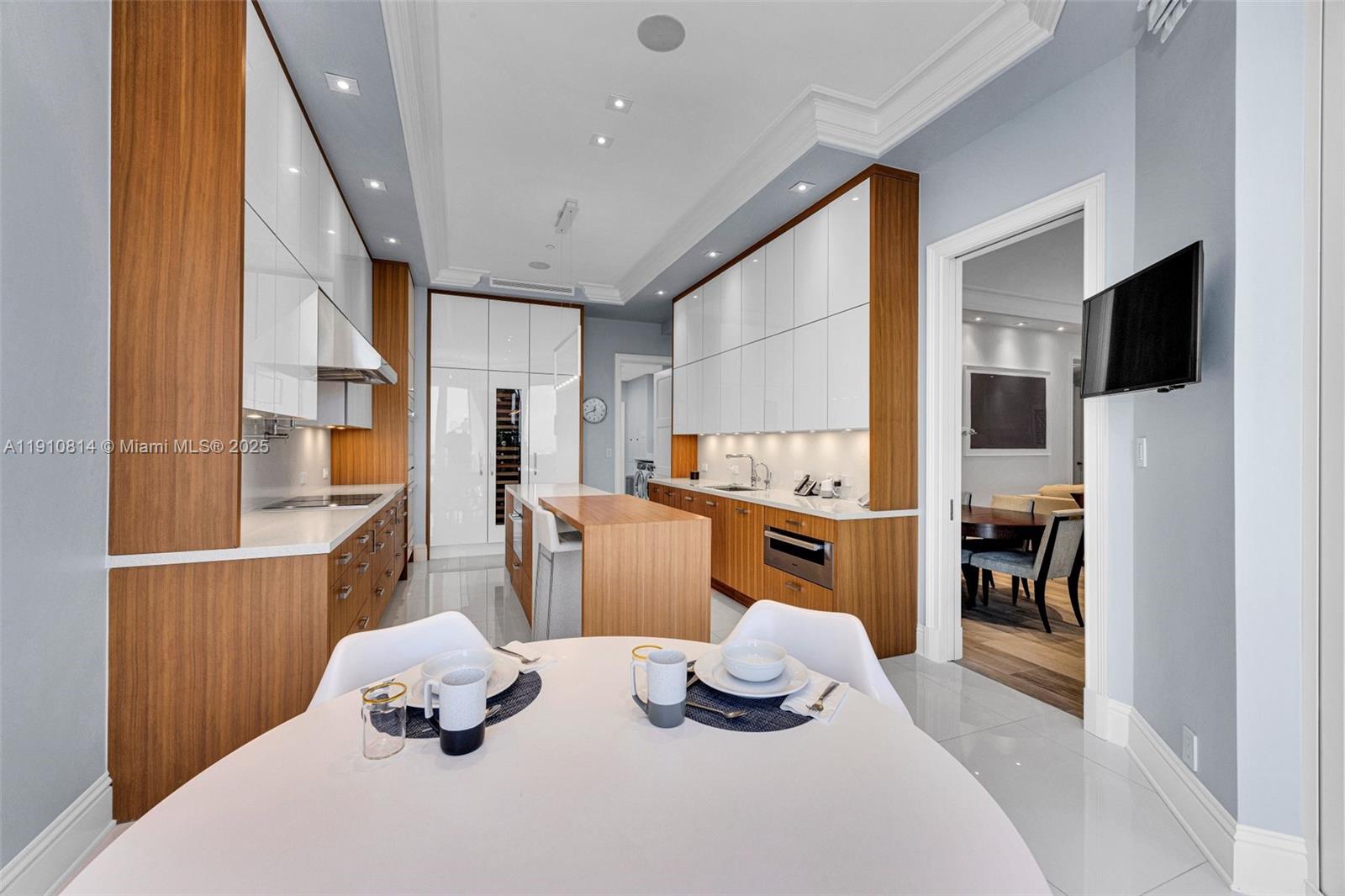 Coral Gables, Florida, 33133, United States, 3 Bedrooms Bedrooms, ,4 BathroomsBathrooms,Residential,For Sale,1989420