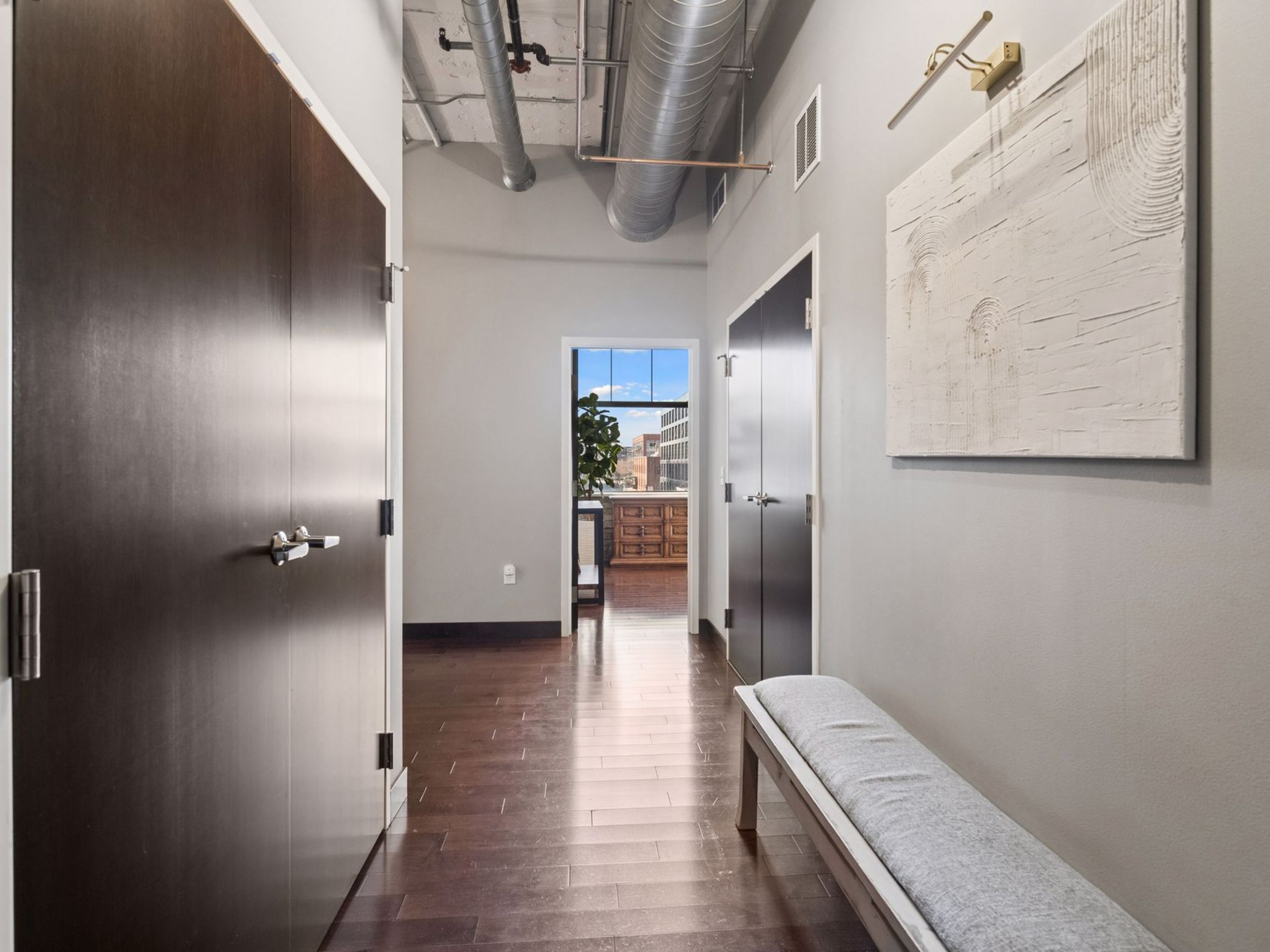  Iconic Corner Loft in Coveted North Loop - 物件實景