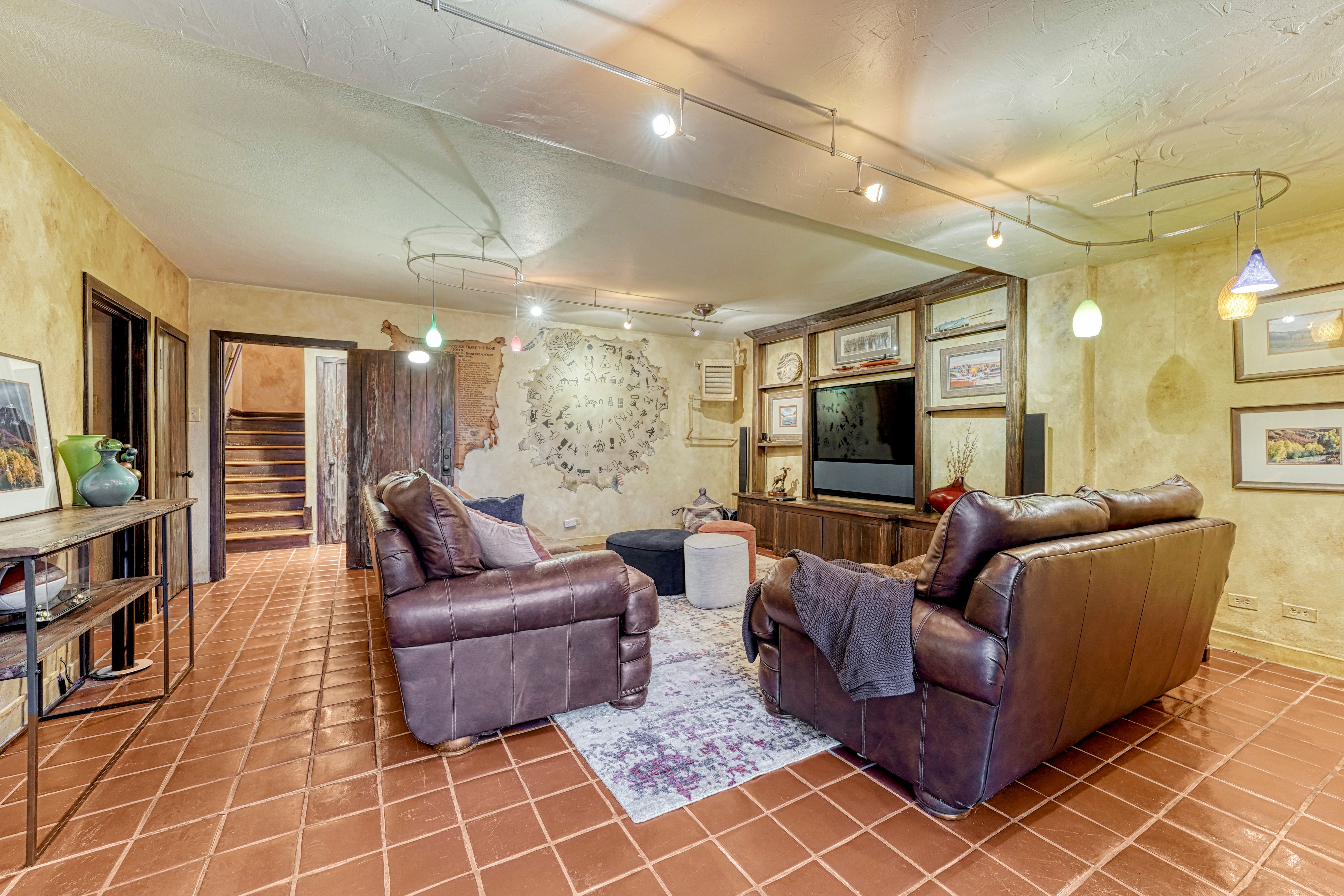  Introducing the Harold Florman House, a Rare and Authentic 1939 Pueblo Revival - 物件實景