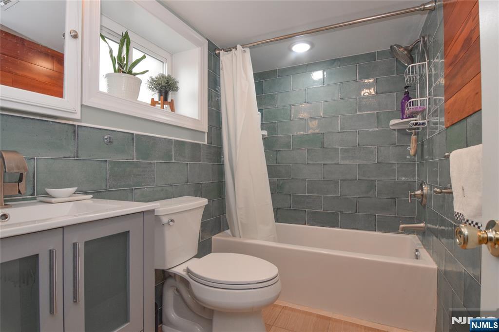 North Arlington, New Jersey, 07031, United States, 3 Bedrooms Bedrooms, ,4 BathroomsBathrooms,Residential,For Sale,1981700