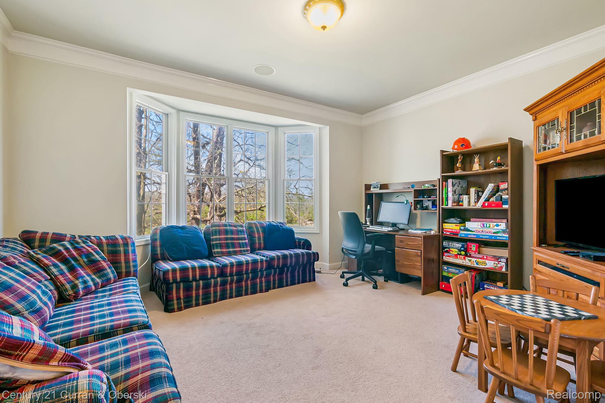 Northville, Michigan, 48168, United States, 5 Bedrooms Bedrooms, ,6 BathroomsBathrooms,Residential,For Sale,2048857