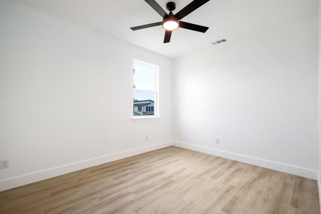 Dallas, Texas, 75212, United States, 4 Bedrooms Bedrooms, ,3 BathroomsBathrooms,Residential,For Sale,1892939