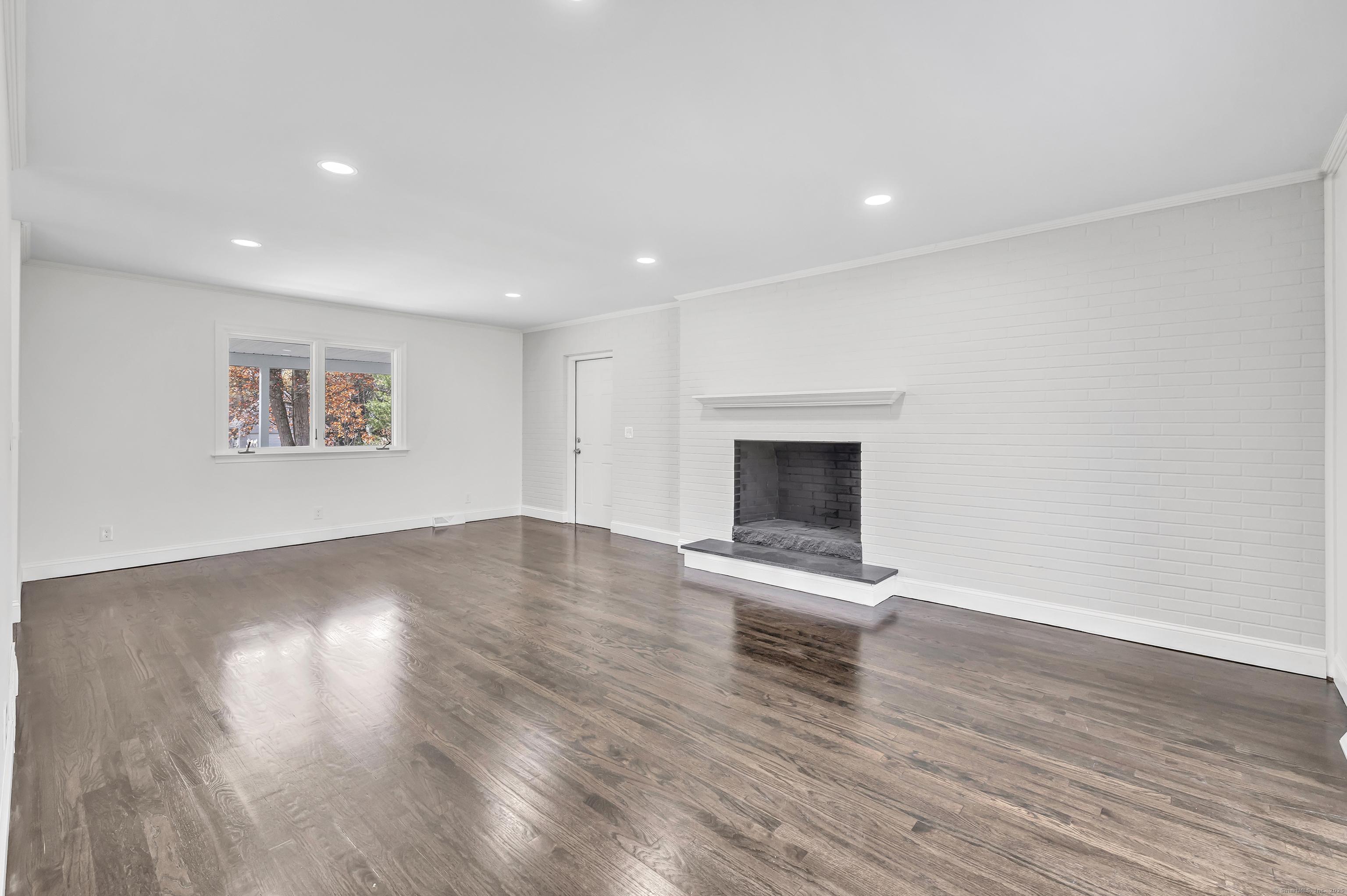 Hamden, Connecticut, 06518, United States, 3 Bedrooms Bedrooms, ,2 BathroomsBathrooms,Residential,For Sale,1987116