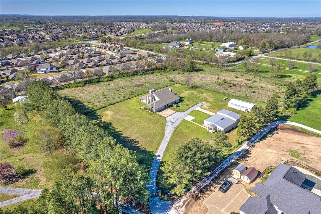Rogers, Arkansas, 72758, United States, 3 Bedrooms Bedrooms, ,3 BathroomsBathrooms,Residential,For Sale,1908292