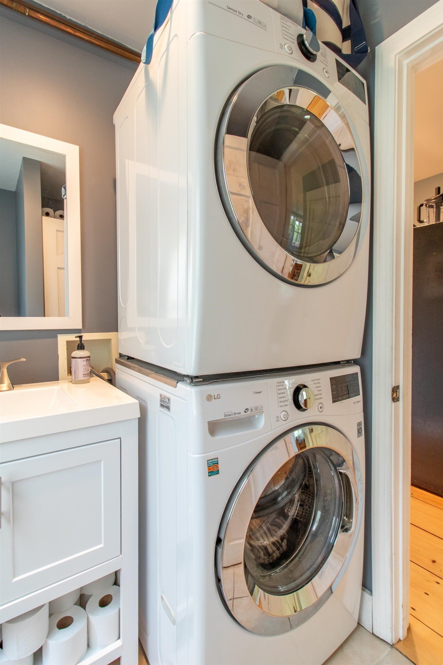 Kirby, Vermont, 05851, United States, 5 Bedrooms Bedrooms, ,3 BathroomsBathrooms,Residential,For Sale,1975447