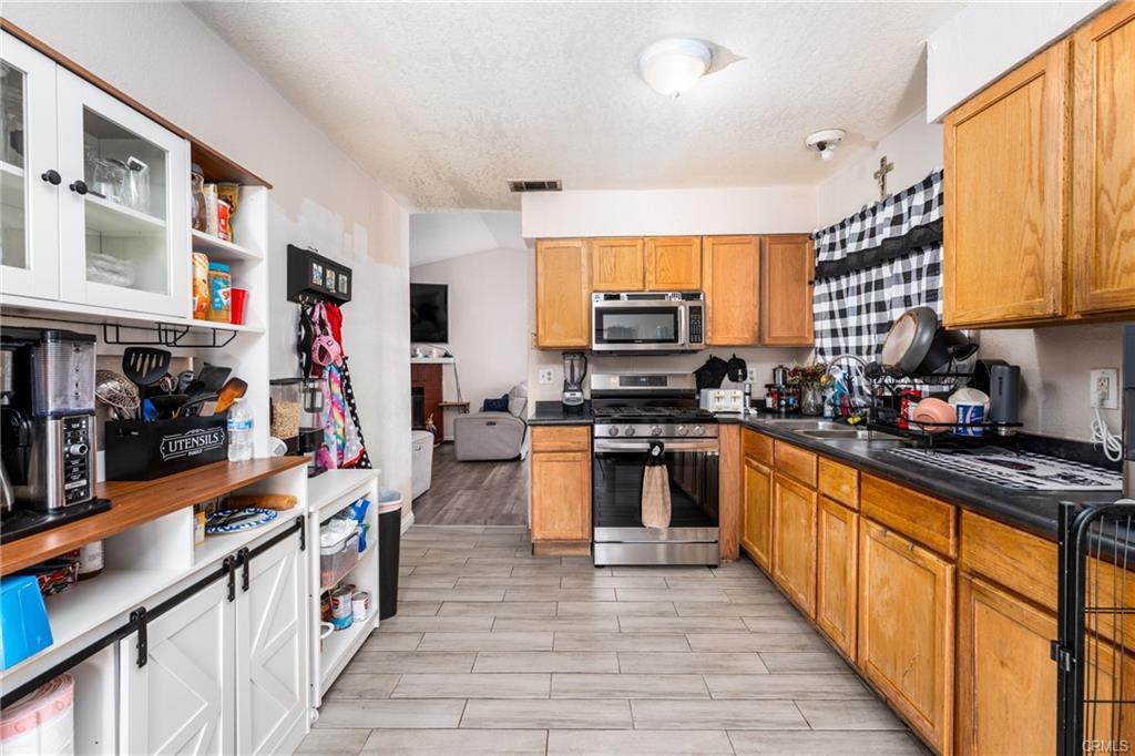 Moreno Valley, California, 92553, United States, 3 Bedrooms Bedrooms, ,2 BathroomsBathrooms,Residential,For Sale,1937126