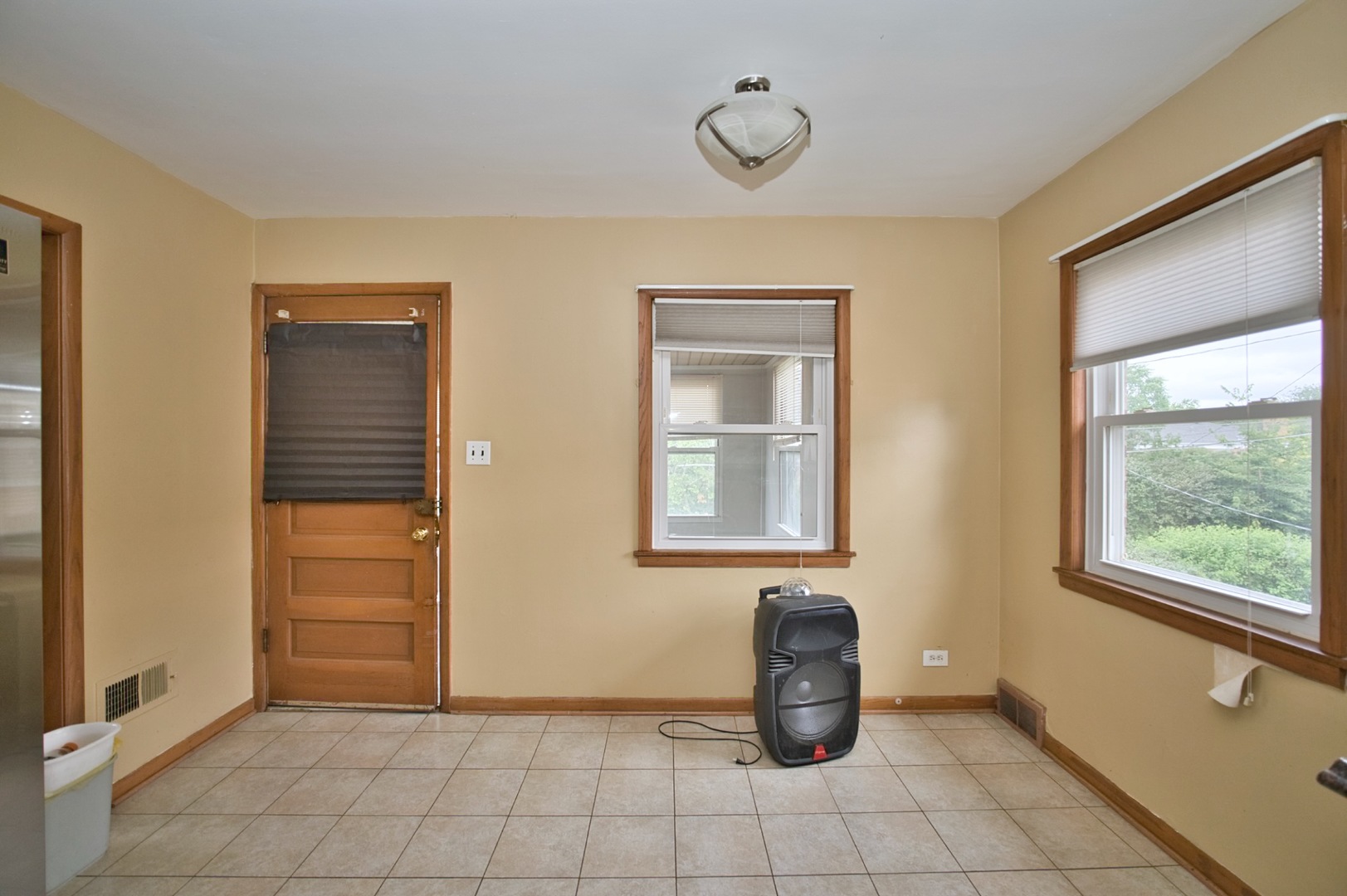 Lincolnwood, Illinois, 60712, United States, 8 Bedrooms Bedrooms, ,Residential,For Sale,1984264