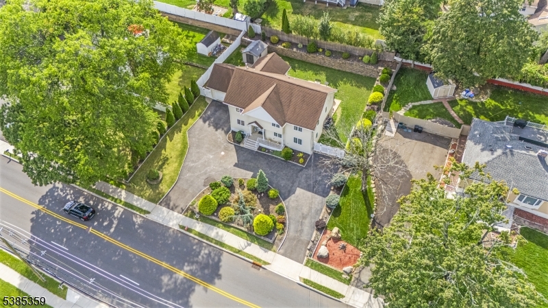 Wayne Twp., New Jersey, 07470, United States, 5 Bedrooms Bedrooms, ,3 BathroomsBathrooms,Residential,For Sale,1947958
