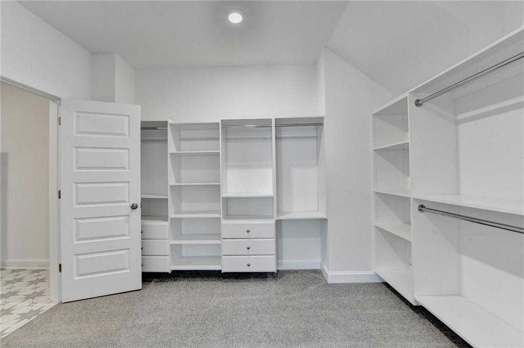 Gainesville, Georgia, 30506, United States, 5 Bedrooms Bedrooms, ,6 BathroomsBathrooms,Residential,For Sale,1978029