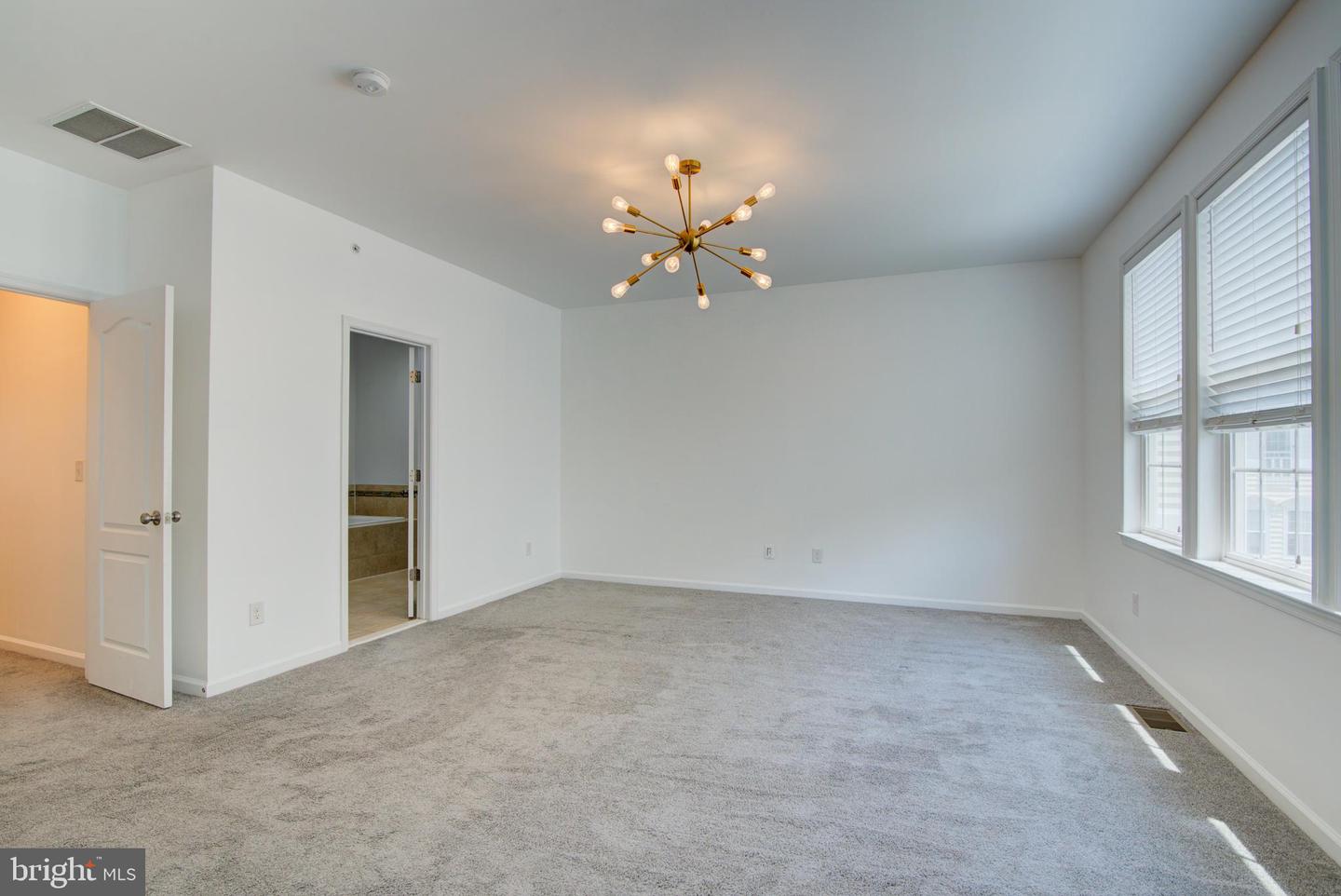Aldie, Virginia, 20105, United States, 3 Bedrooms Bedrooms, ,3 BathroomsBathrooms,Residential,For Sale,1891094