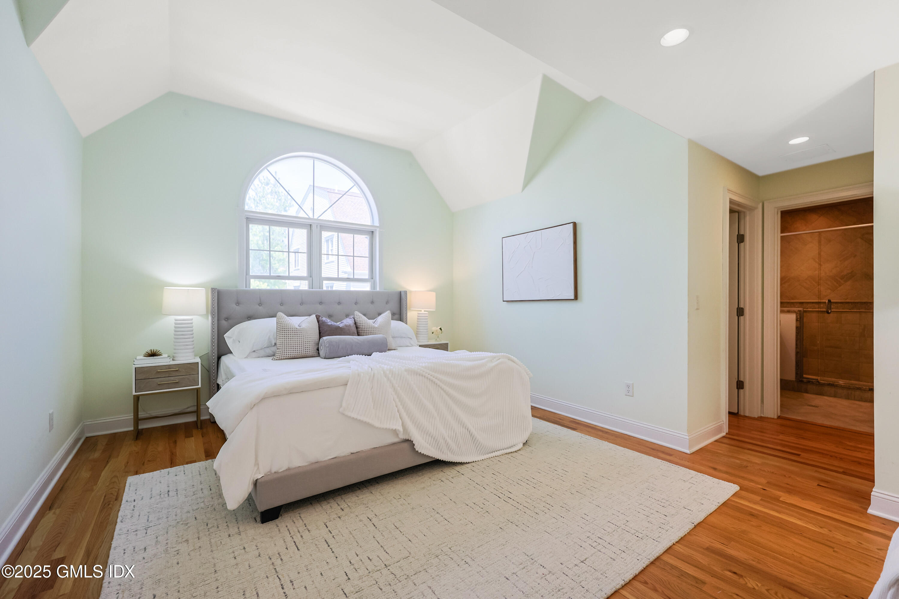 Old Greenwich, Connecticut, 06870, United States, 4 Bedrooms Bedrooms, ,5 BathroomsBathrooms,Residential,For Sale,1821609