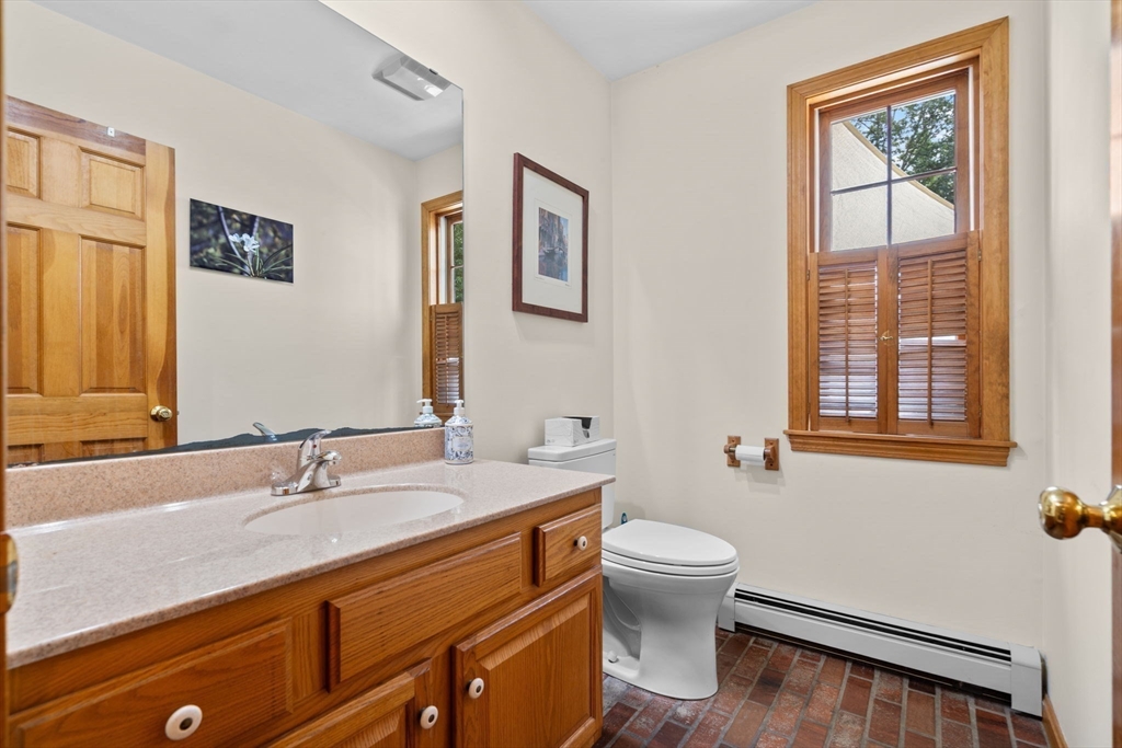 Princeton, Massachusetts, 01541, United States, 4 Bedrooms Bedrooms, ,4 BathroomsBathrooms,Residential,For Sale,2005212