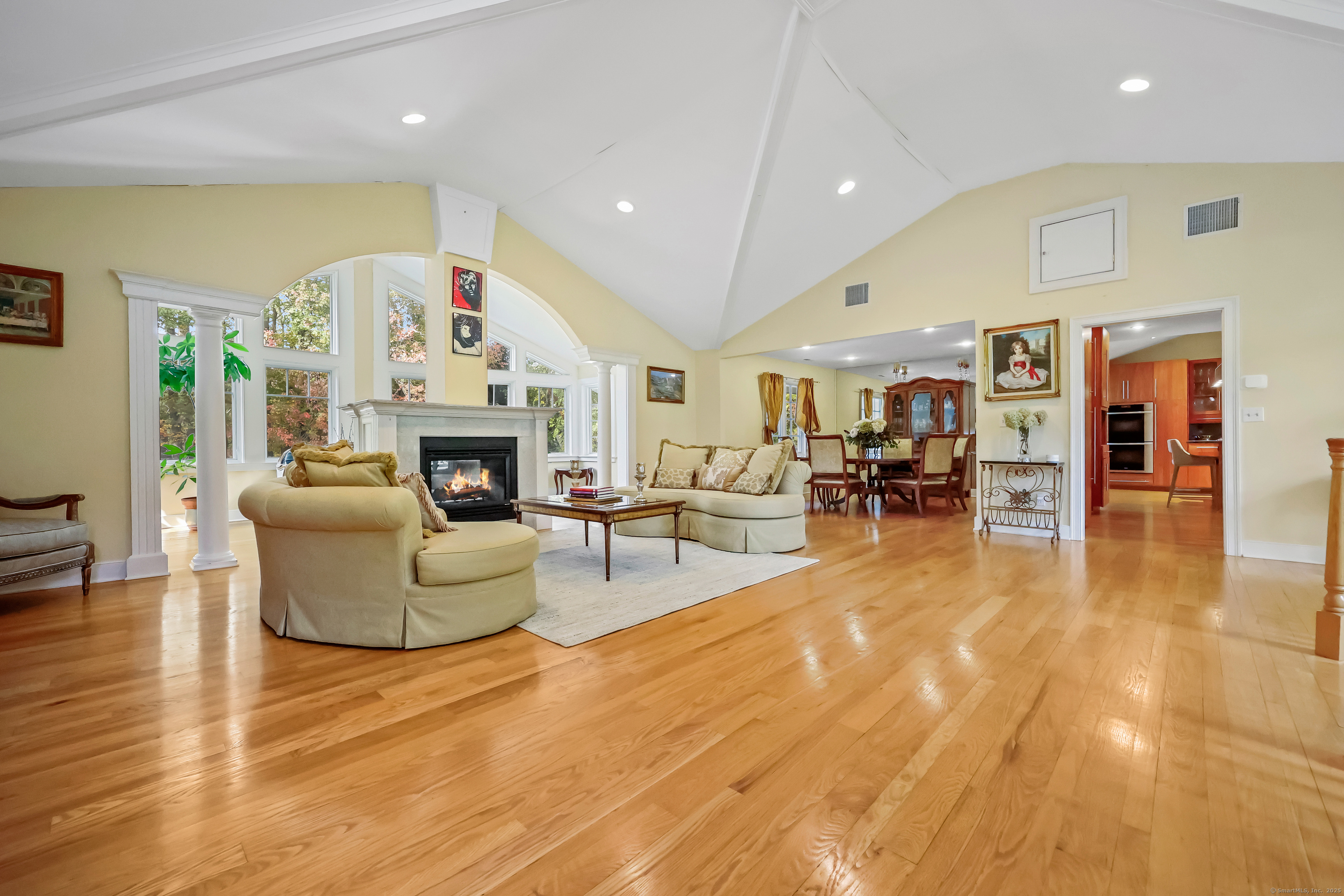 Fairfield, Connecticut, 06880, United States, 3 Bedrooms Bedrooms, ,3 BathroomsBathrooms,Residential,For Sale,1992139