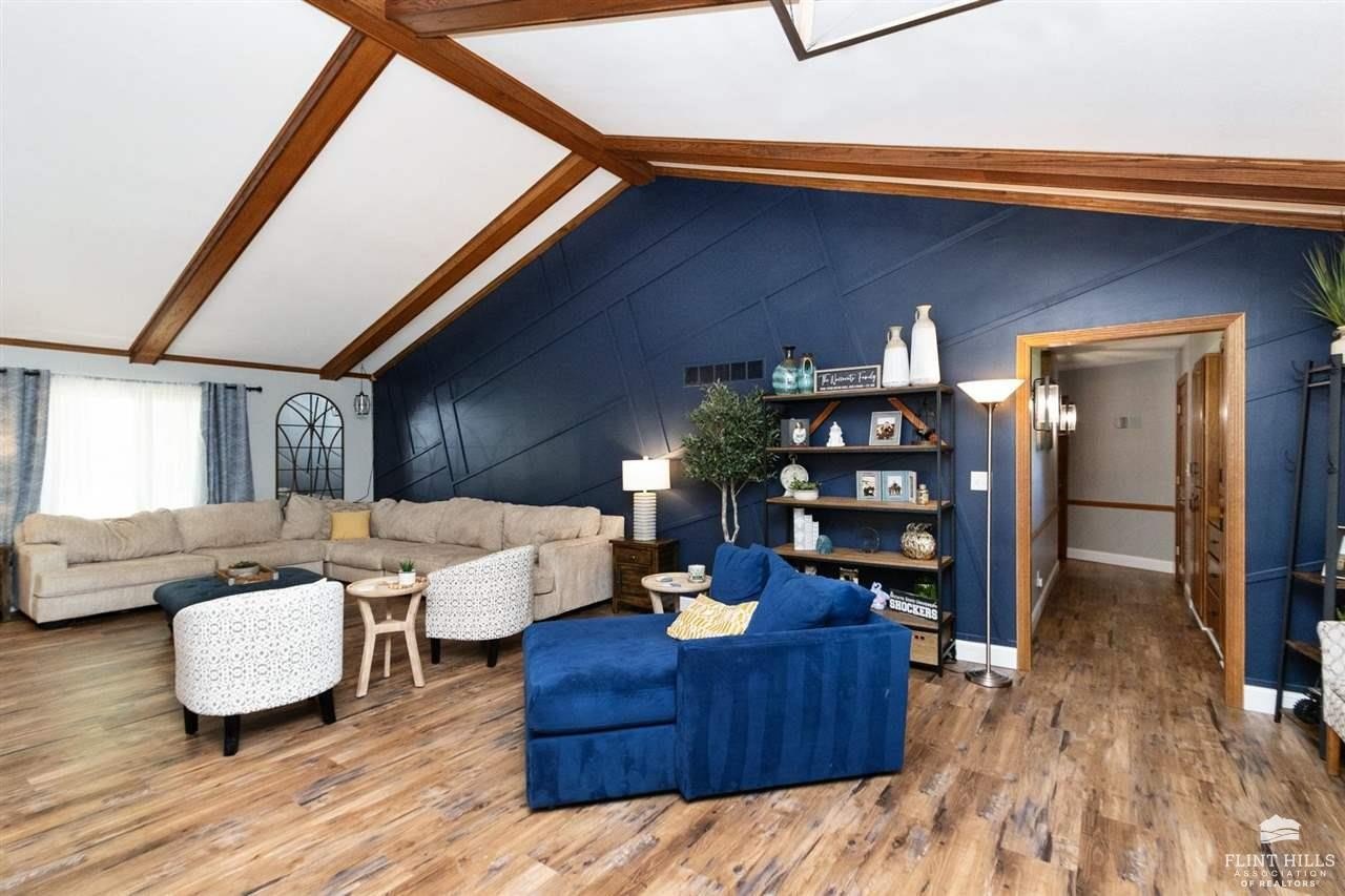 Junction City, Kansas, 66441, United States, 4 Bedrooms Bedrooms, ,4 BathroomsBathrooms,Residential,For Sale,1805372