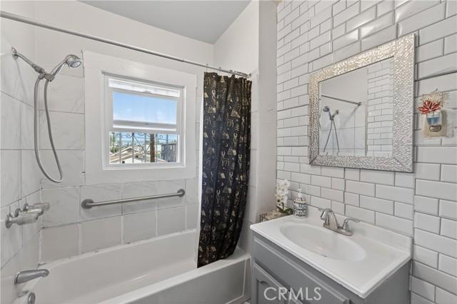 Los Angeles, California, 90003, United States, ,Residential,For Sale,1977339