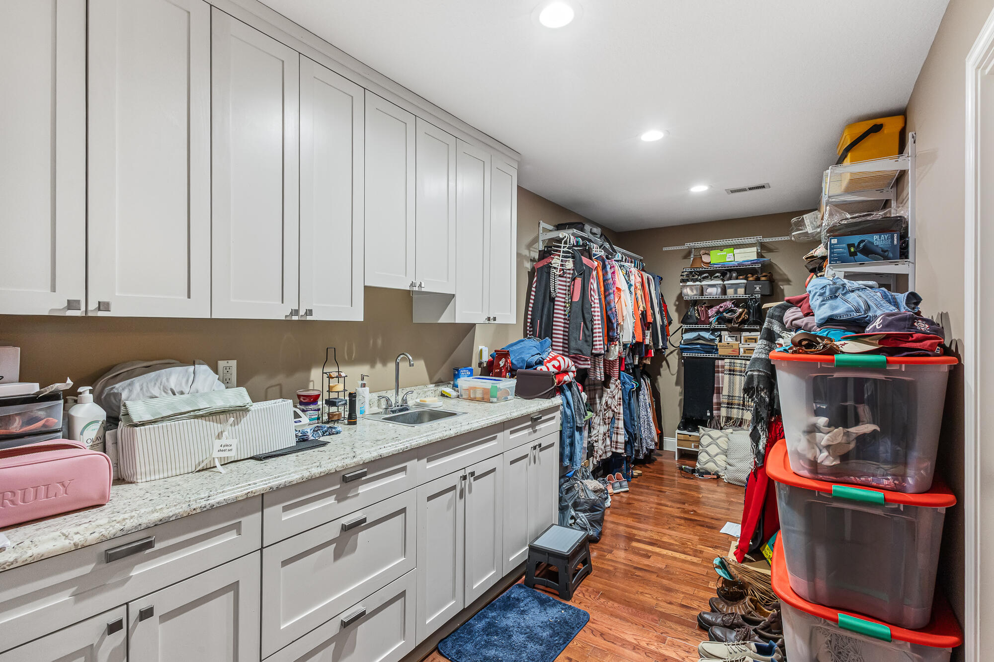 Greenback, Tennessee, 37742, United States, 3 Bedrooms Bedrooms, ,2 BathroomsBathrooms,Residential,For Sale,1996509