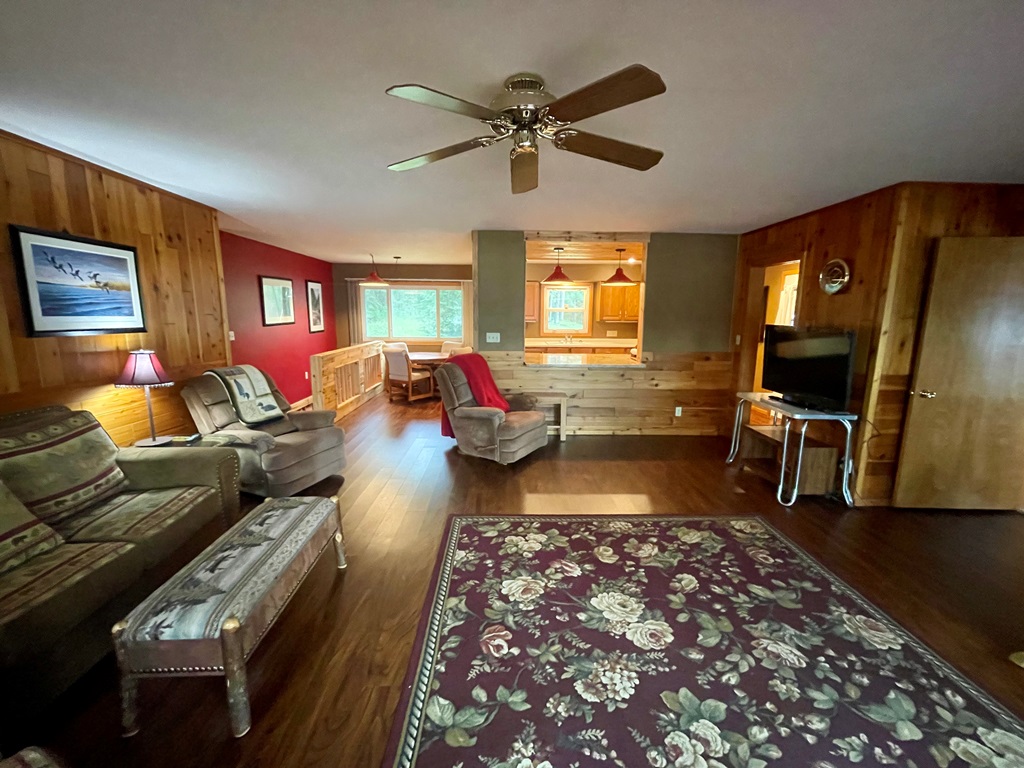Tomahawk, Wisconsin, 54487, United States, 4 Bedrooms Bedrooms, ,2 BathroomsBathrooms,Residential,For Sale,1907326