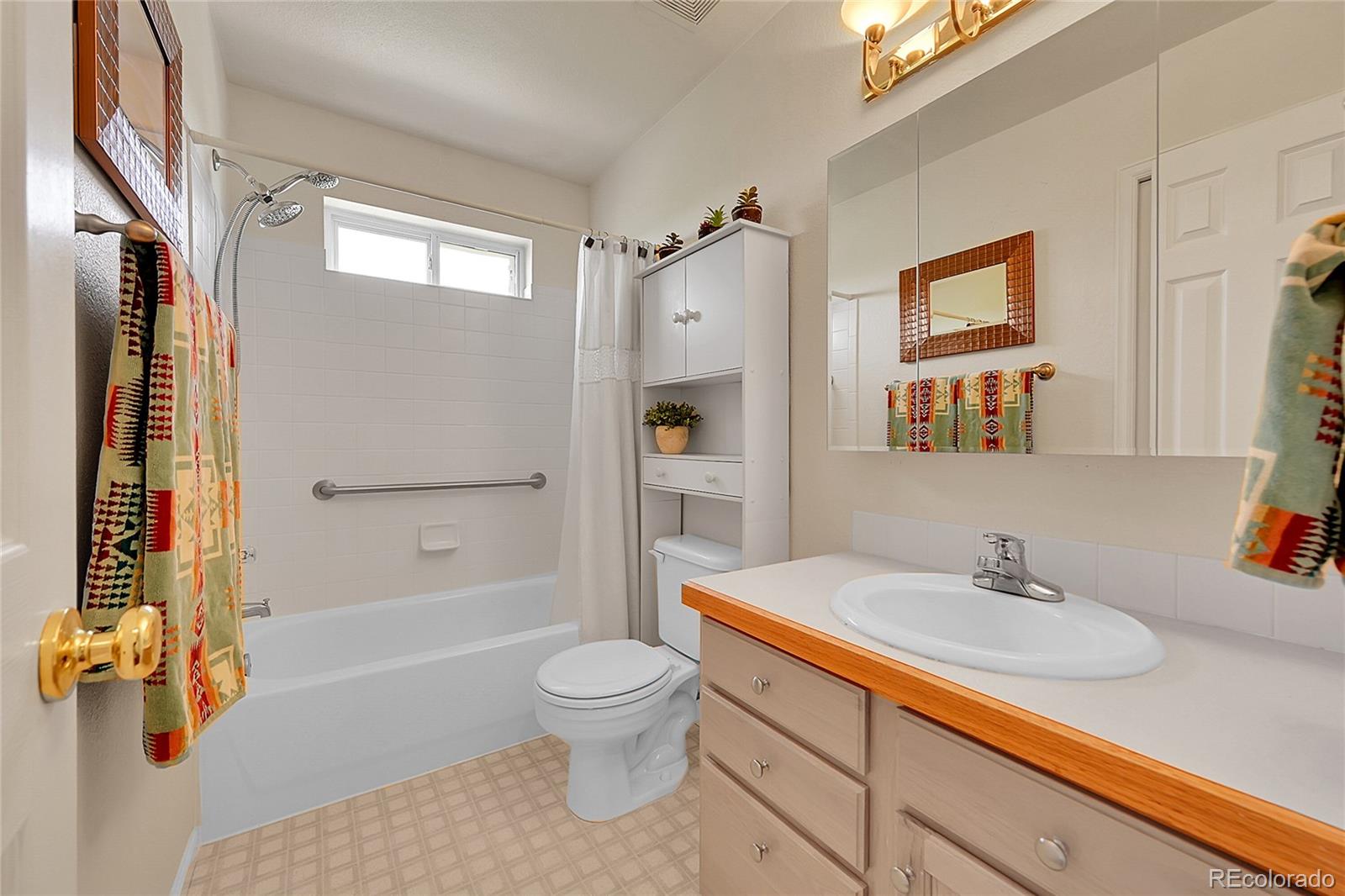 Strasburg, Colorado, 80136, United States, 3 Bedrooms Bedrooms, ,4 BathroomsBathrooms,Residential,For Sale,1847034