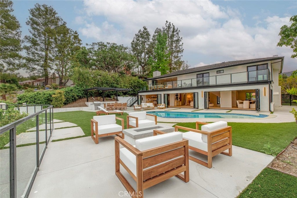 Encino, California, 91316, United States, 6 Bedrooms Bedrooms, ,5 BathroomsBathrooms,Residential,For Sale,1938851