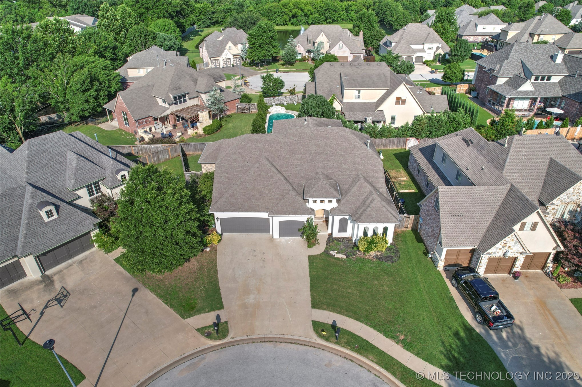 Bixby, Oklahoma, 74008, United States, 5 Bedrooms Bedrooms, ,4 BathroomsBathrooms,Residential,For Sale,1908435