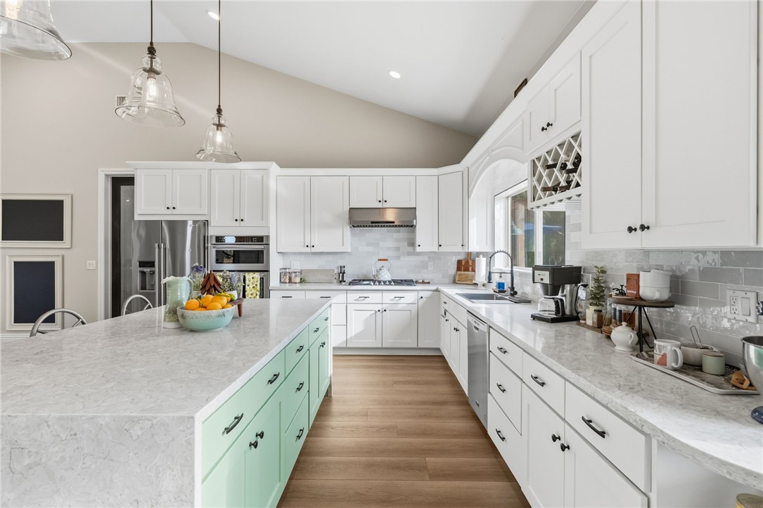 Temecula, California, 92592, United States, 5 Bedrooms Bedrooms, ,4 BathroomsBathrooms,Residential,For Sale,2021827