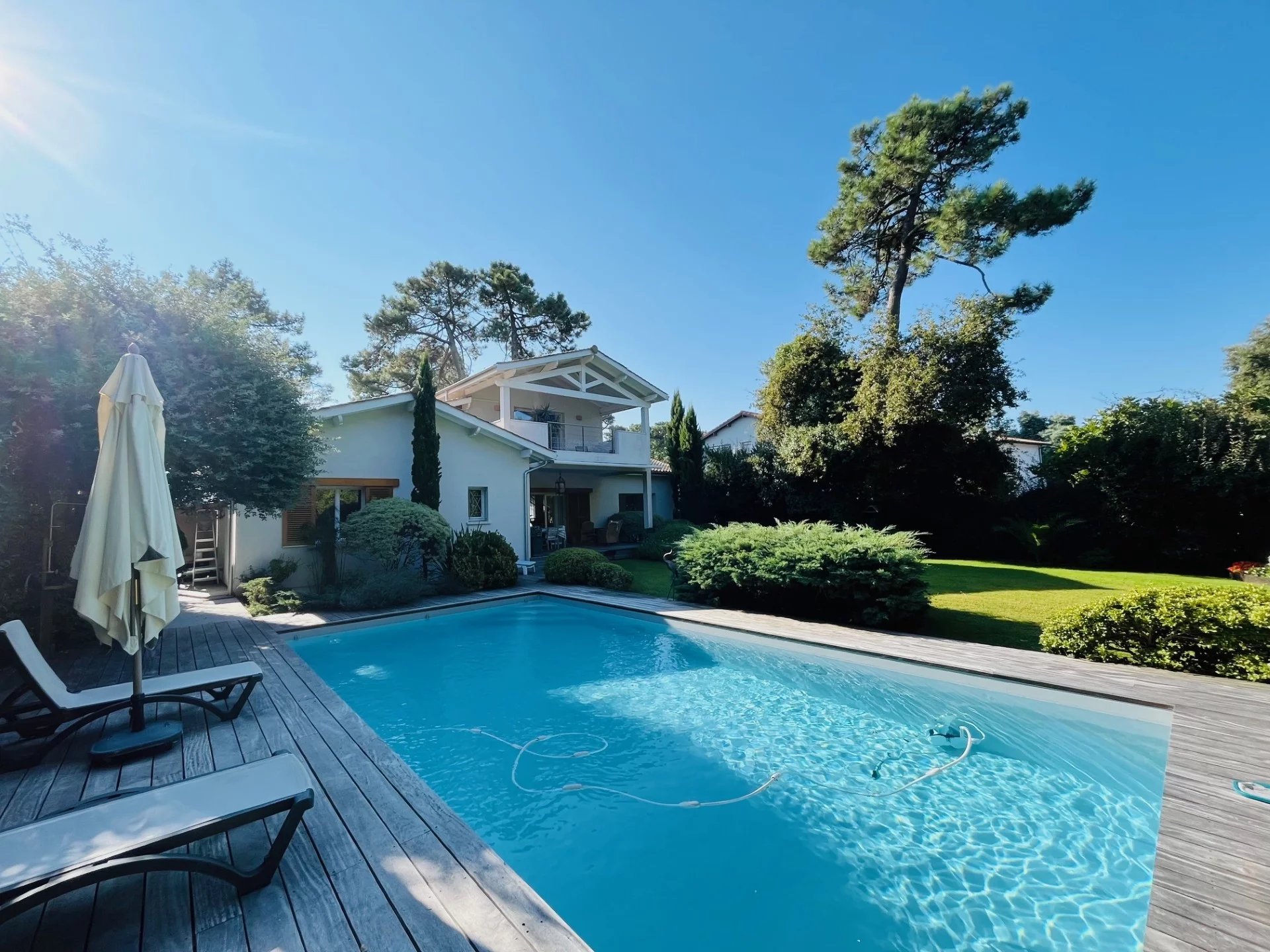 Arcachon, New Aquitaine, 33120, FR, 4 Bedrooms Bedrooms, ,Residential,For Sale,1672062