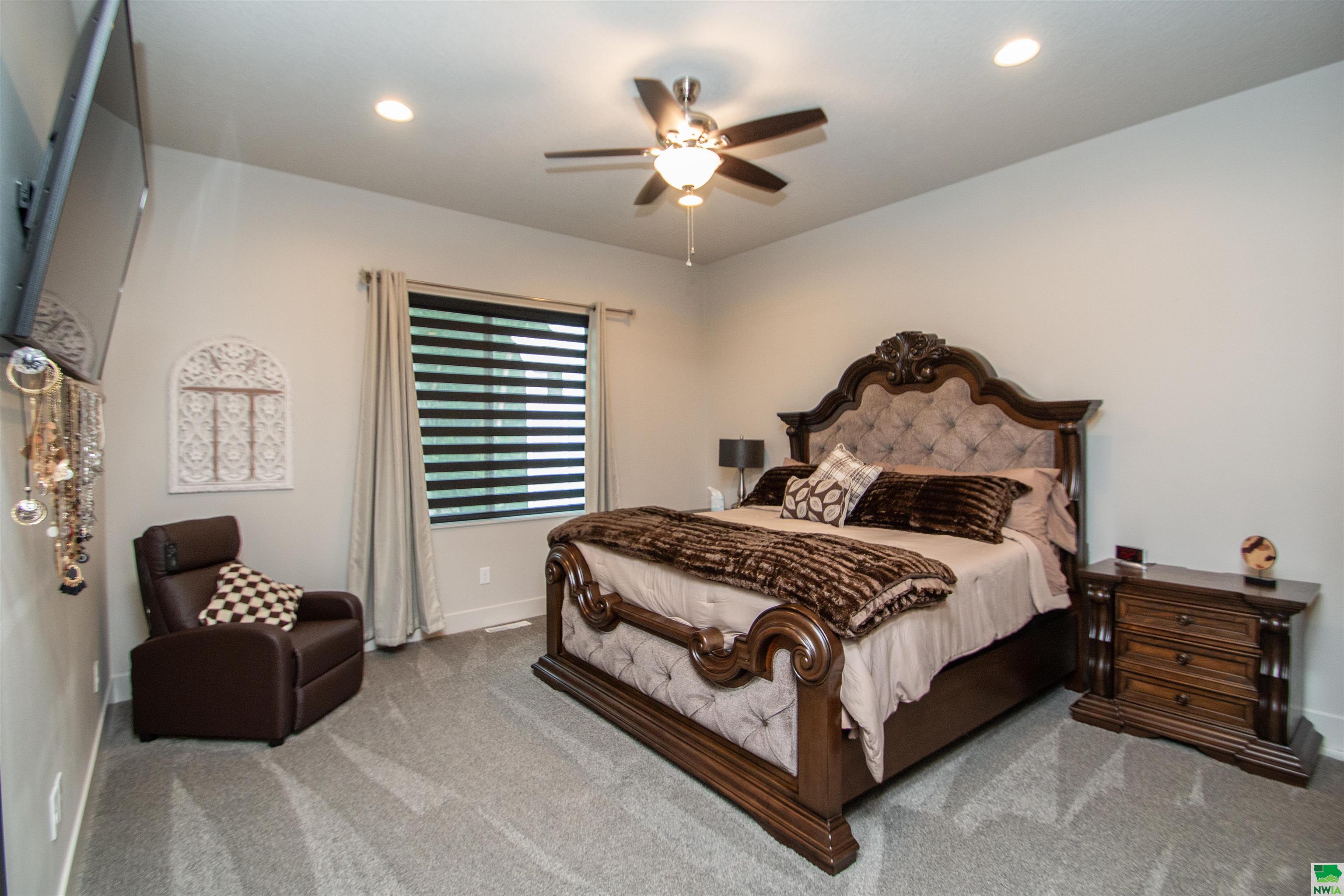 Dakota Dunes, South Dakota, 57049, United States, 3 Bedrooms Bedrooms, ,3 BathroomsBathrooms,Residential,For Sale,1984312