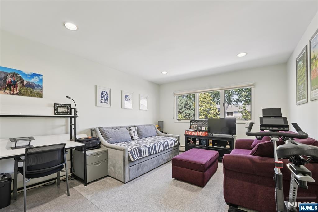 Englewood, New Jersey, 07631, United States, 3 Bedrooms Bedrooms, ,3 BathroomsBathrooms,Residential,For Sale,1925830
