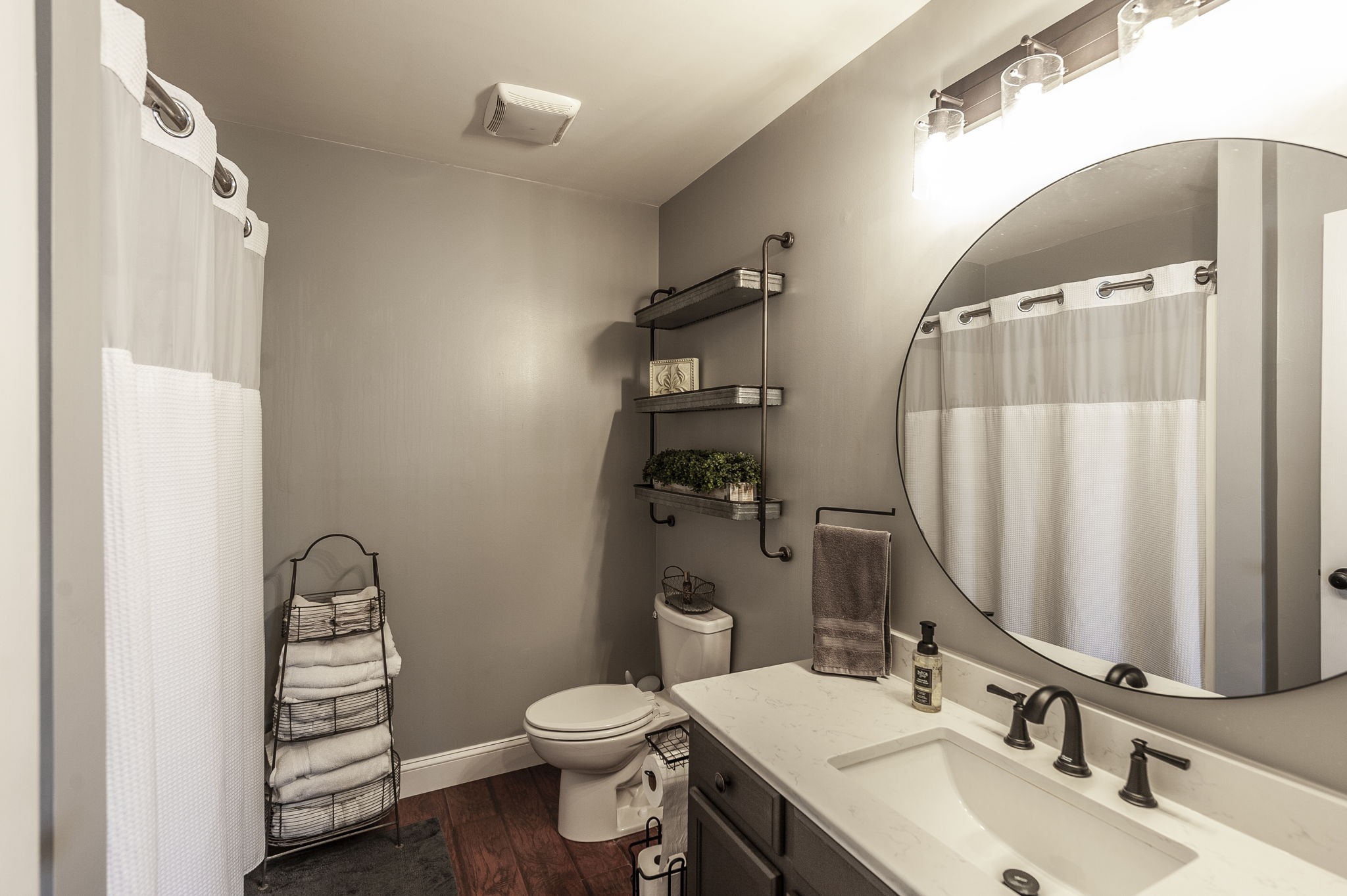 Goodlettsville, Tennessee, 37072, United States, 5 Bedrooms Bedrooms, ,4 BathroomsBathrooms,Residential,For Sale,1974837