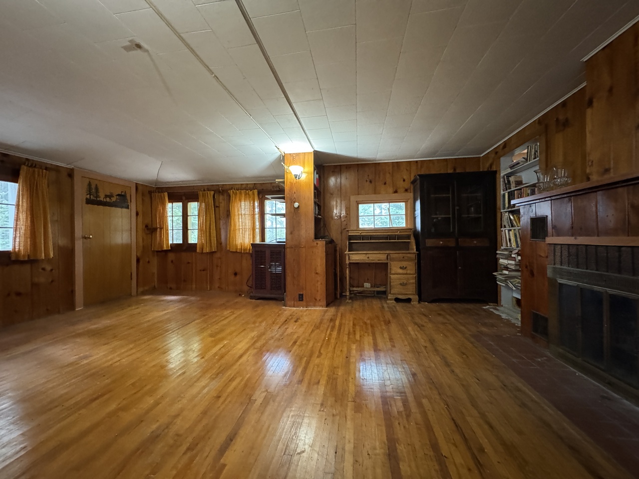 Mercer, Wisconsin, 54547, United States, 3 Bedrooms Bedrooms, ,1 BathroomBathrooms,Residential,For Sale,1974621