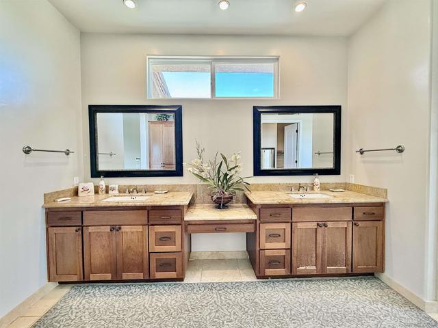 Lakeside, California, 92040, United States, 4 Bedrooms Bedrooms, ,4 BathroomsBathrooms,Residential,For Sale,1828721
