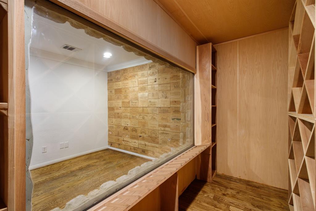Dallas, Texas, 75235, United States, 3 Bedrooms Bedrooms, ,3 BathroomsBathrooms,Residential,For Sale,1906057