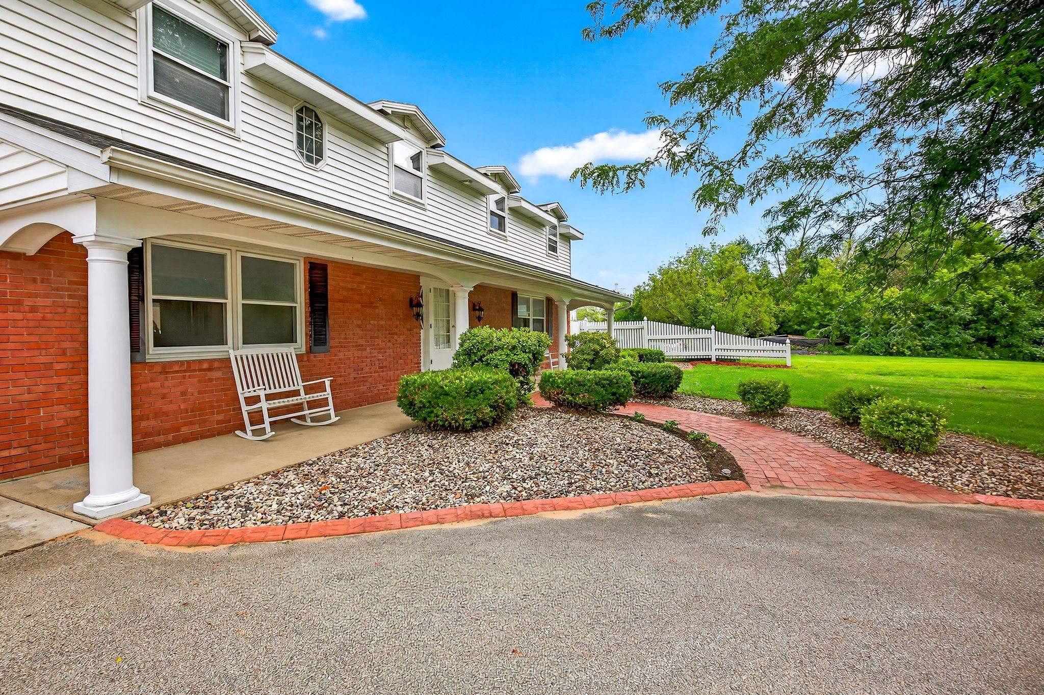 Hortonville, Wisconsin, 54944-9435, United States, 5 Bedrooms Bedrooms, ,4 BathroomsBathrooms,Residential,For Sale,1977478